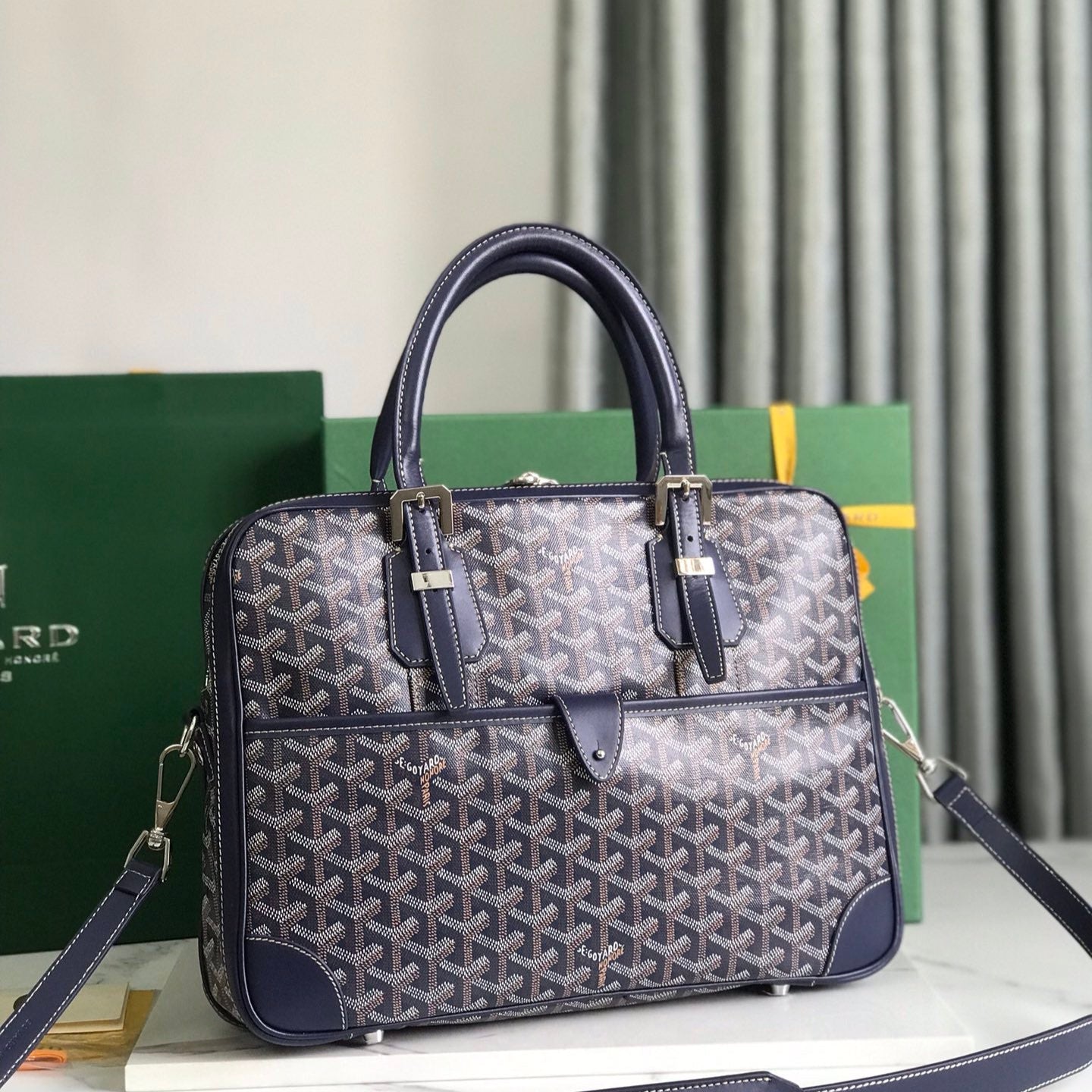 ESTUCHE PARA DOCUMENTOS AMBASSADE 35 EN LONA GOYARDINA AZUL MARINO
