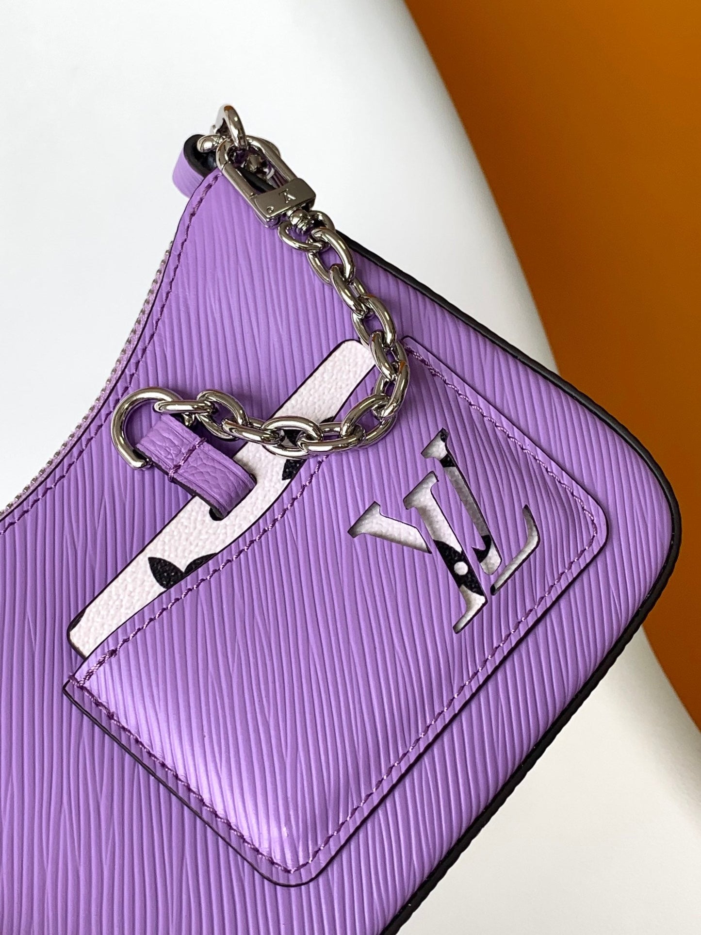 MARELLINI 19 PÚRPURA EPI CUERO GRANULADO