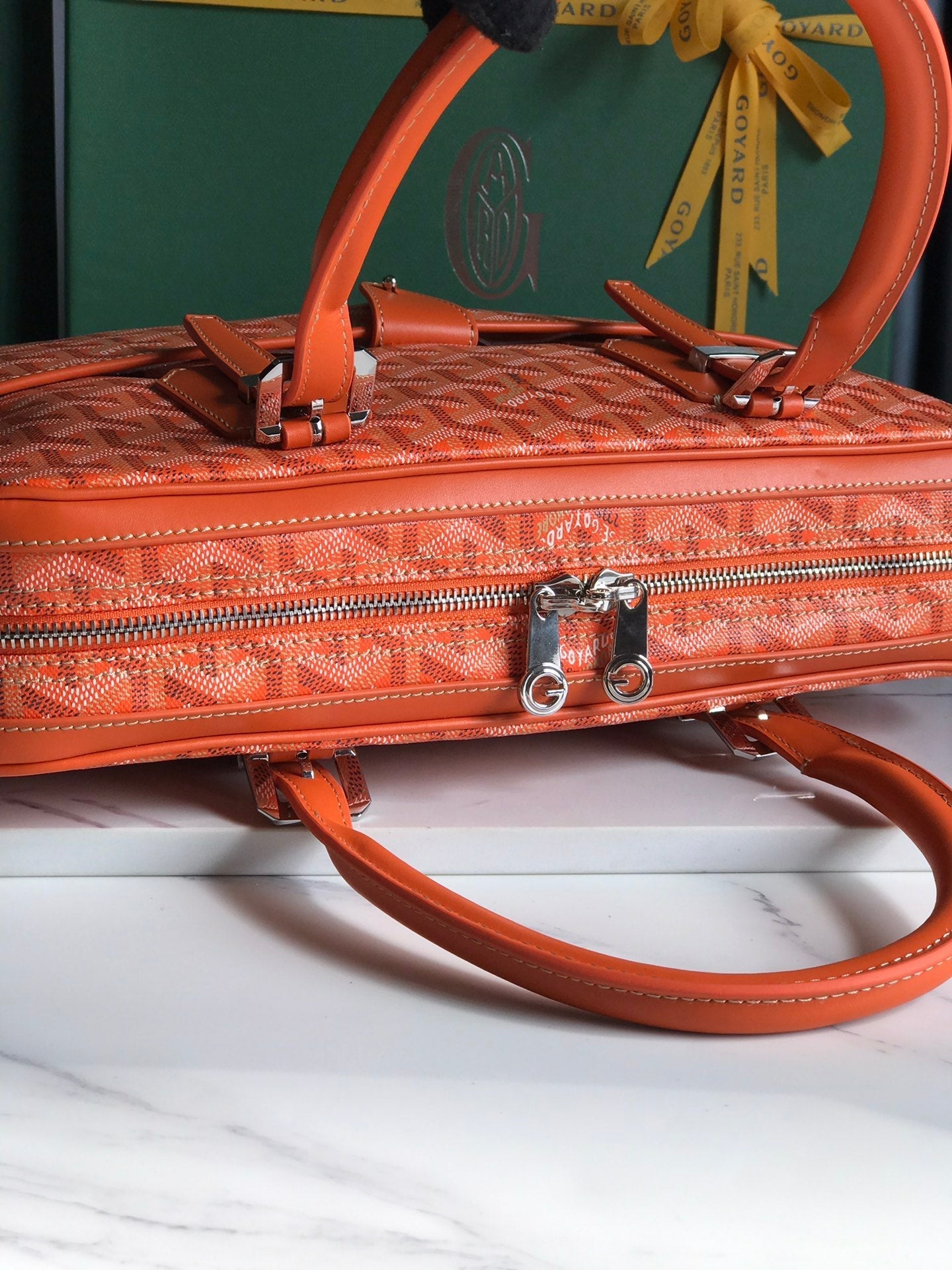 ESTUCHE DOCUMENTOS AMBASSADA 35 EN LONA GOYARDINA NARANJA