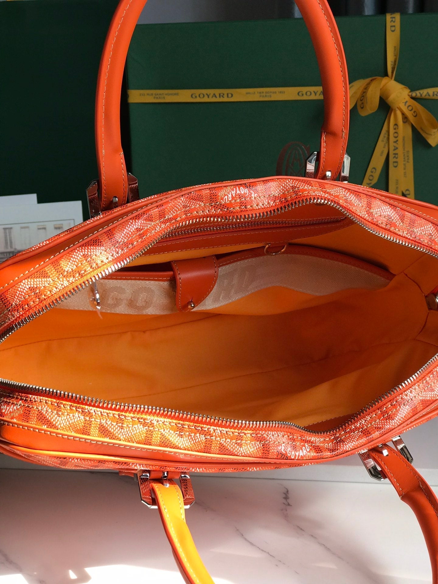 ESTUCHE DOCUMENTOS AMBASSADA 35 EN LONA GOYARDINA NARANJA