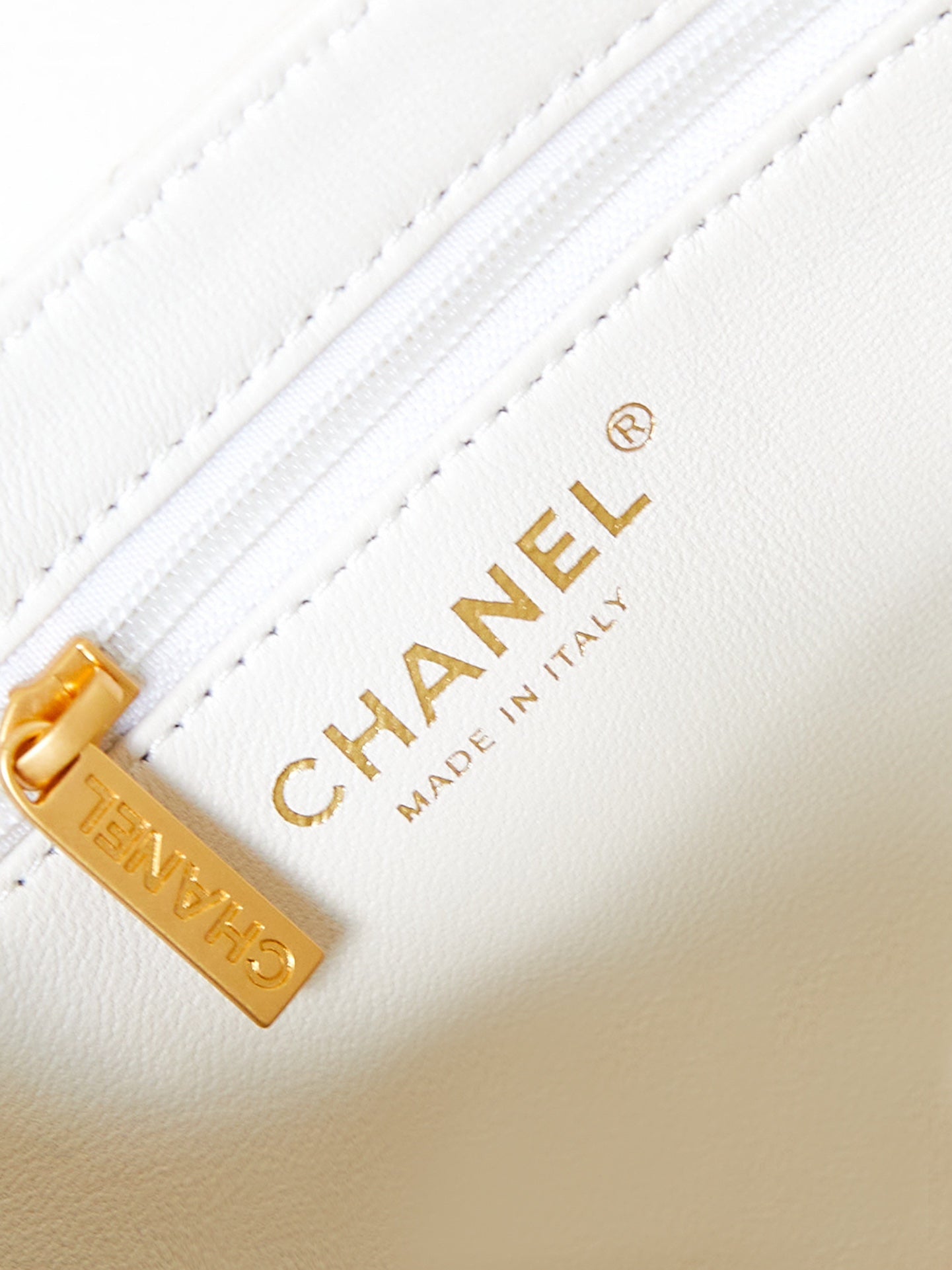 Bolso shopper Kelly CC 24A Nano de 19 cm en piel de cordero blanca