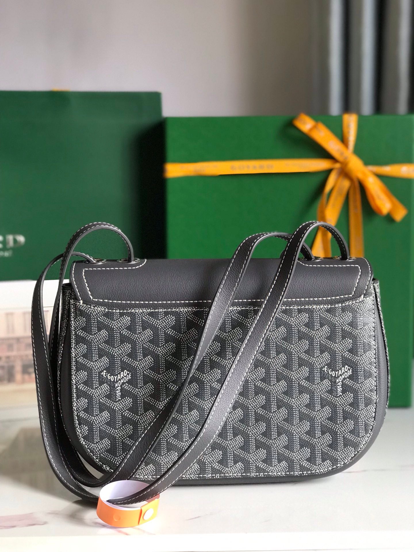 233 SAC 25 EN CUIR DE VEAU GRIS ET TOILE GOYARDINE