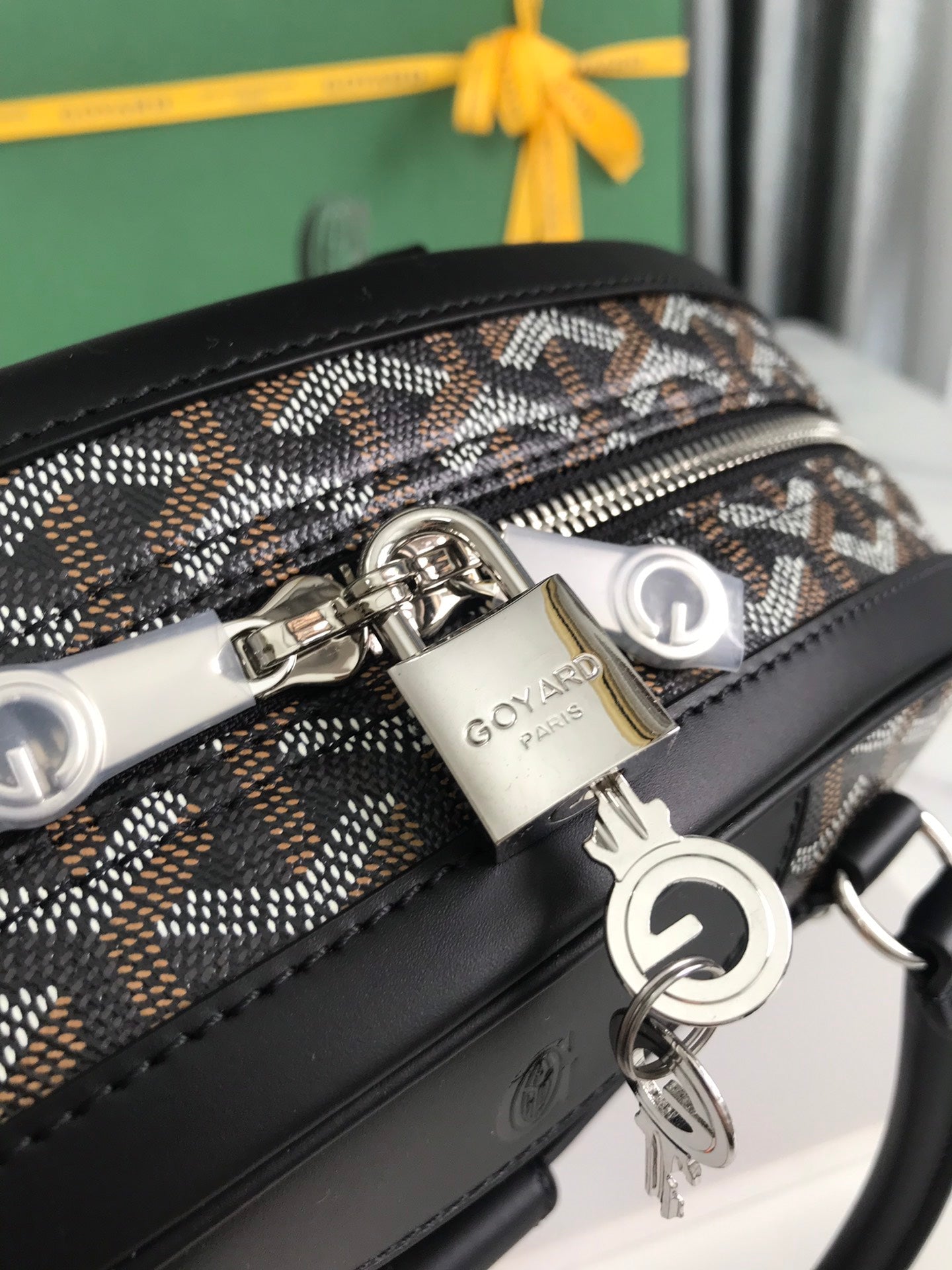 BOLSO SAINT JEANNE 35 EN LONA GOYARDINE NEGRA Y PIEL DE BECERRO