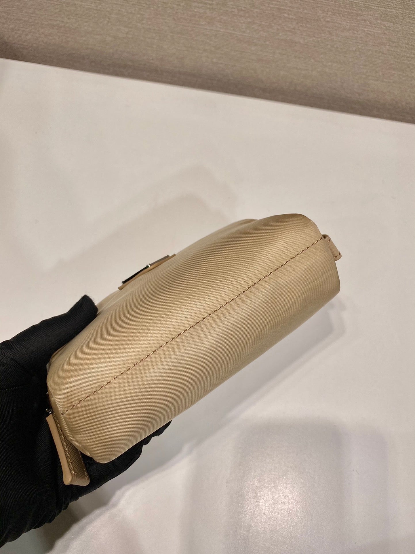 Pochette Pra 12 pouces en nylon recyclé marron clair