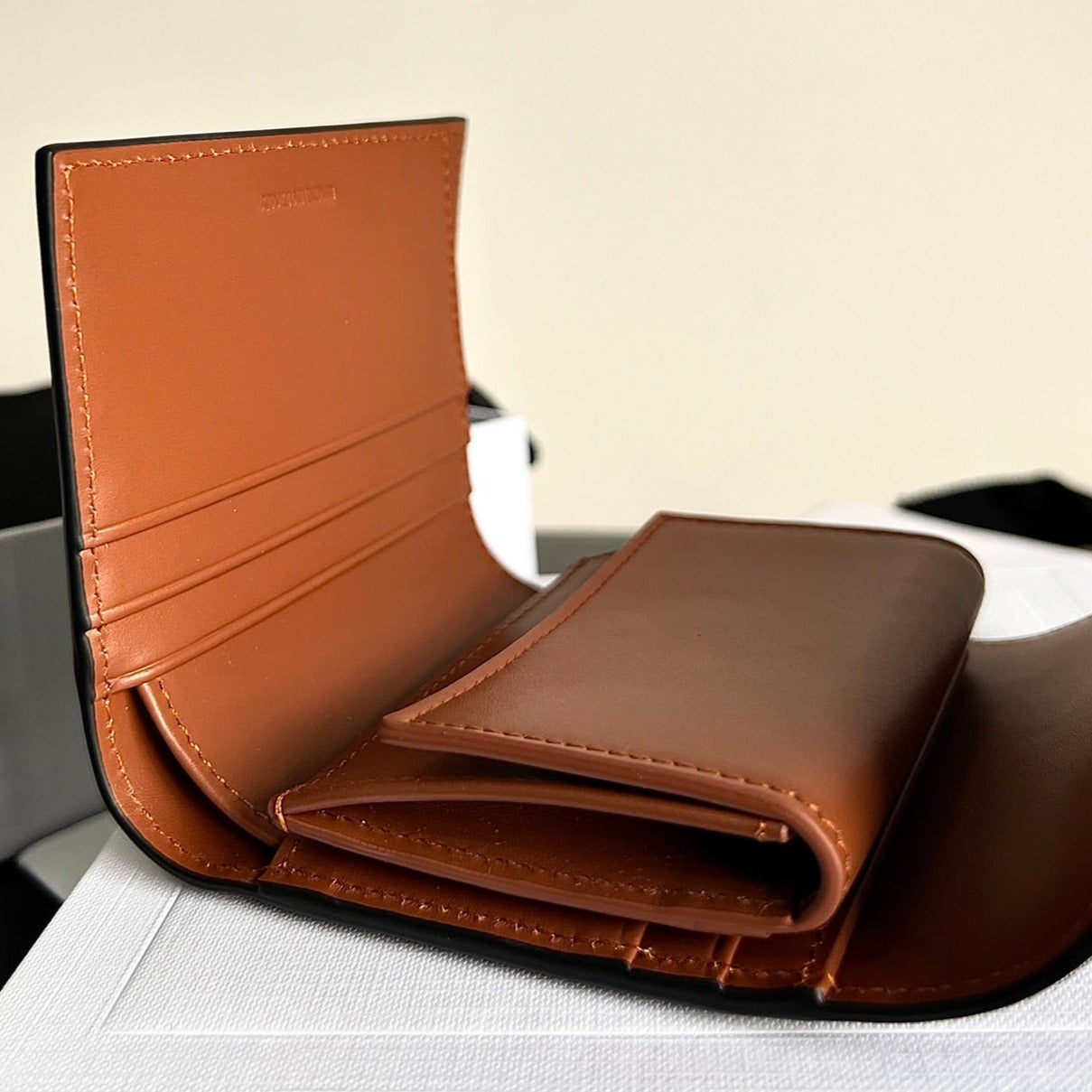 CARTERA TRIOMPHE 10 DE PIEL DE BECERRO TAN