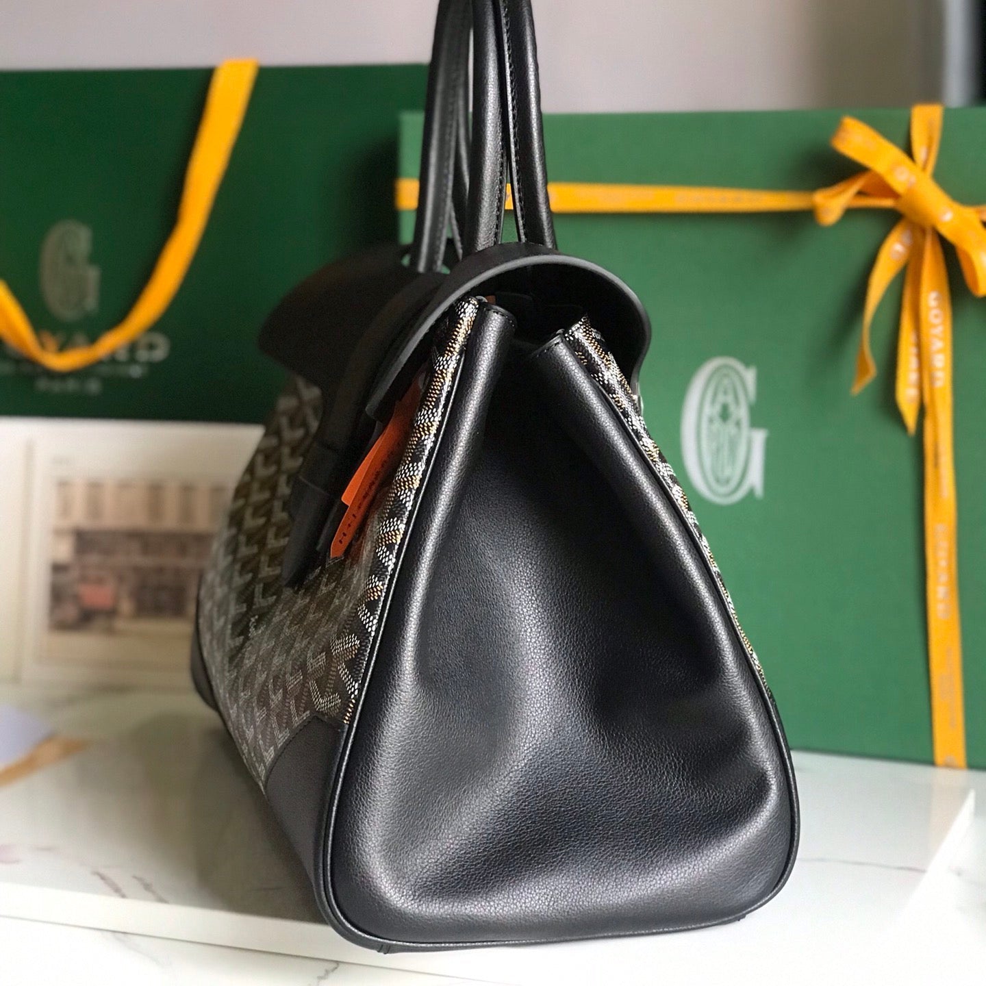 SAC SAIGON SOUPLE 34 EN TOILE GOYARDINE NOIRE ET CUIR DE VEAU