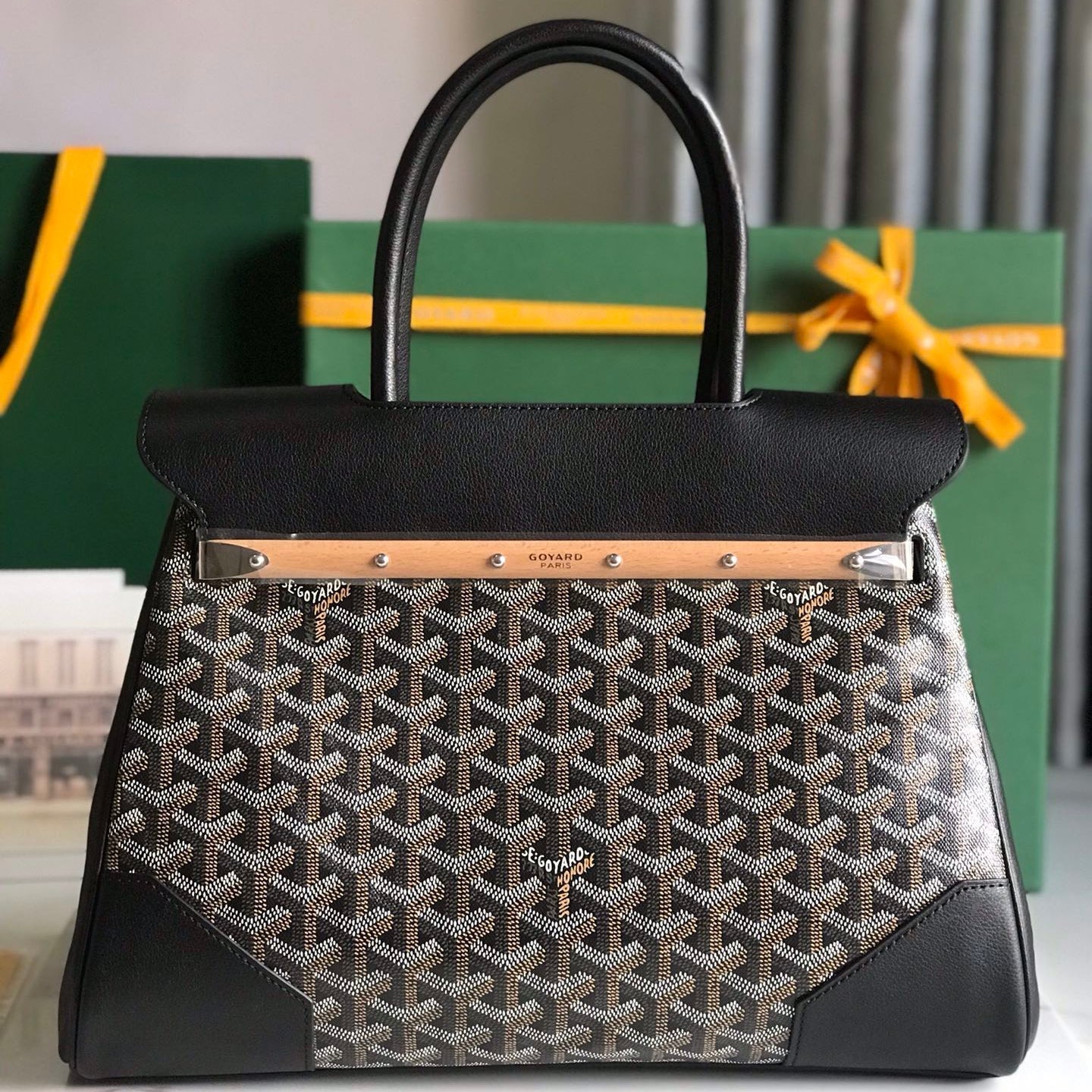 SAC SAIGON SOUPLE 34 EN TOILE GOYARDINE NOIRE ET CUIR DE VEAU