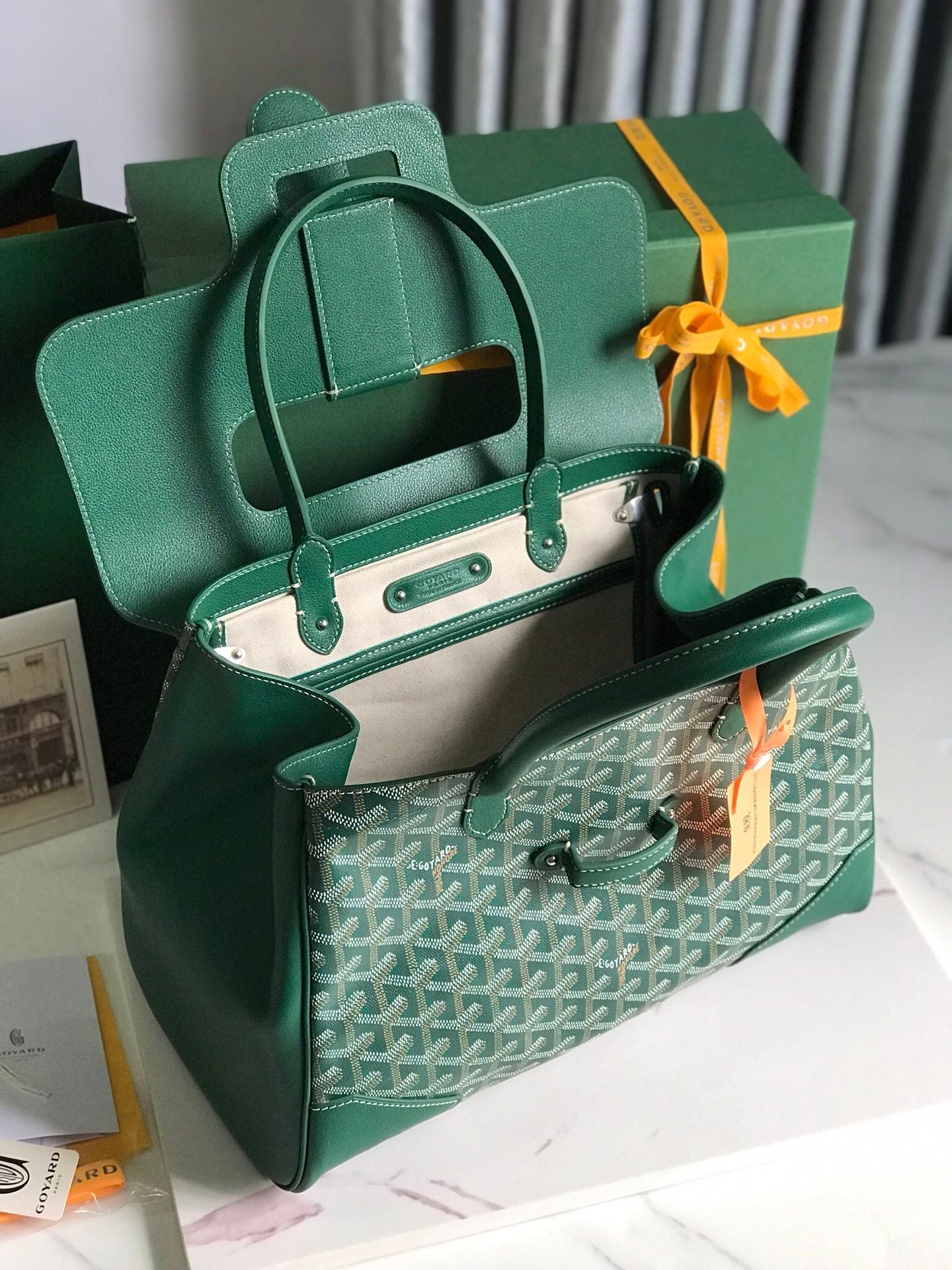 BOLSO SAIGON SOUPLE 34 EN LONA GOYARDINE VERDE Y PIEL DE BECERRO