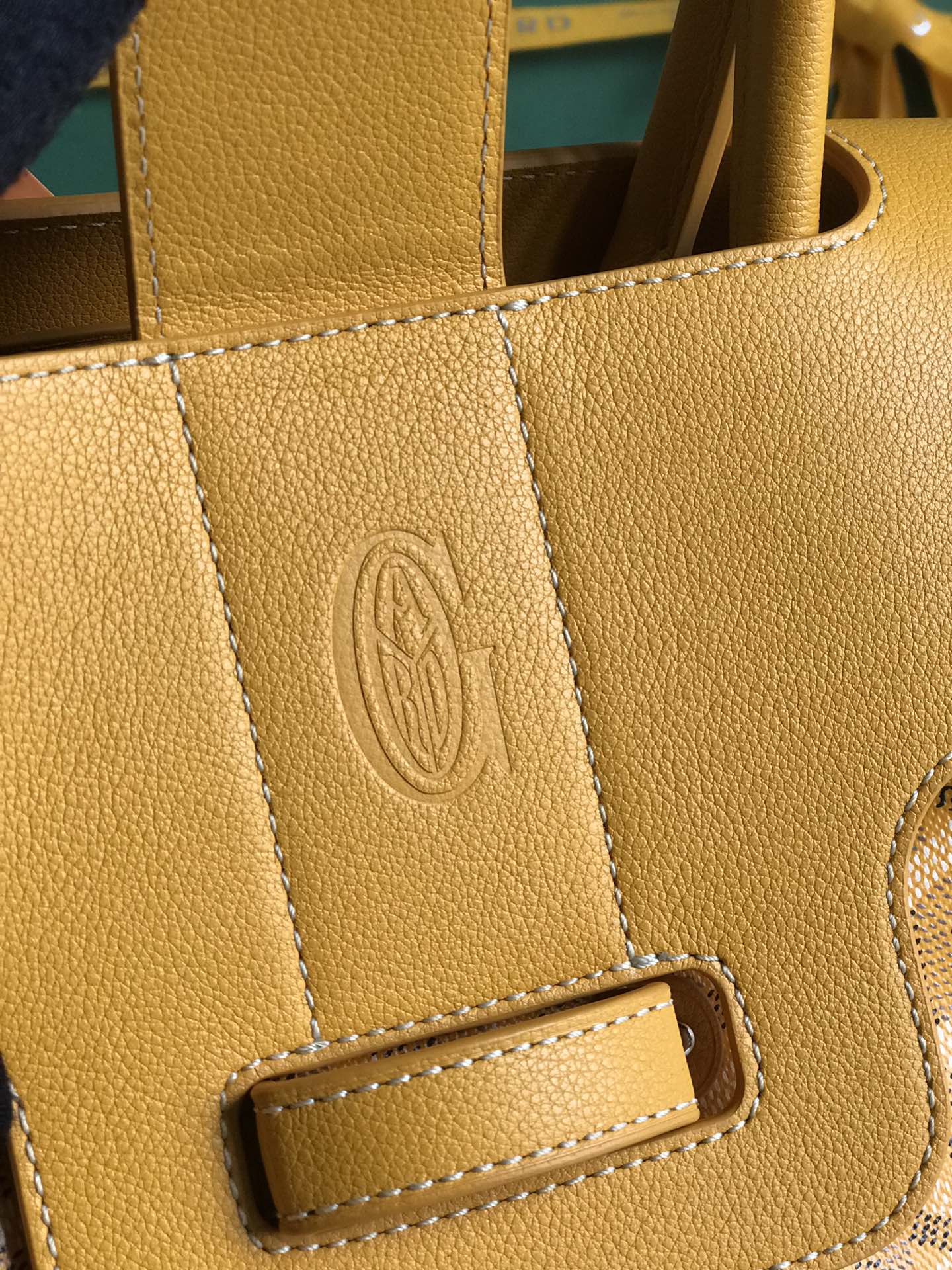 BOLSO SAIGON SOUPLE 34 EN LONA GOYARDINE AMARILLA Y PIEL DE BECERRO