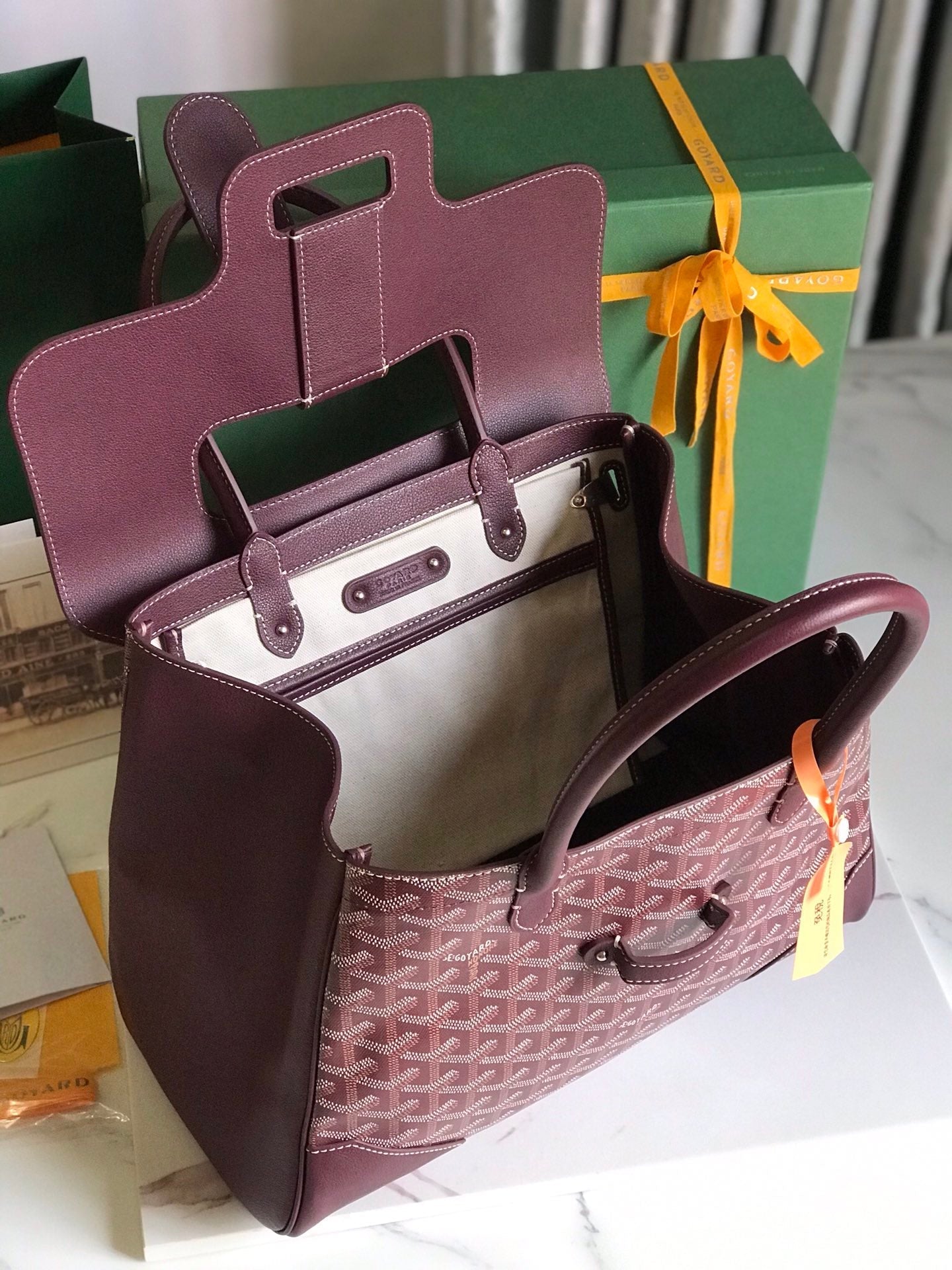 BOLSO SAIGON SOUPLE 34 EN LONA GOYARDINE ROJO BURDEOS Y PIEL DE BECERRO