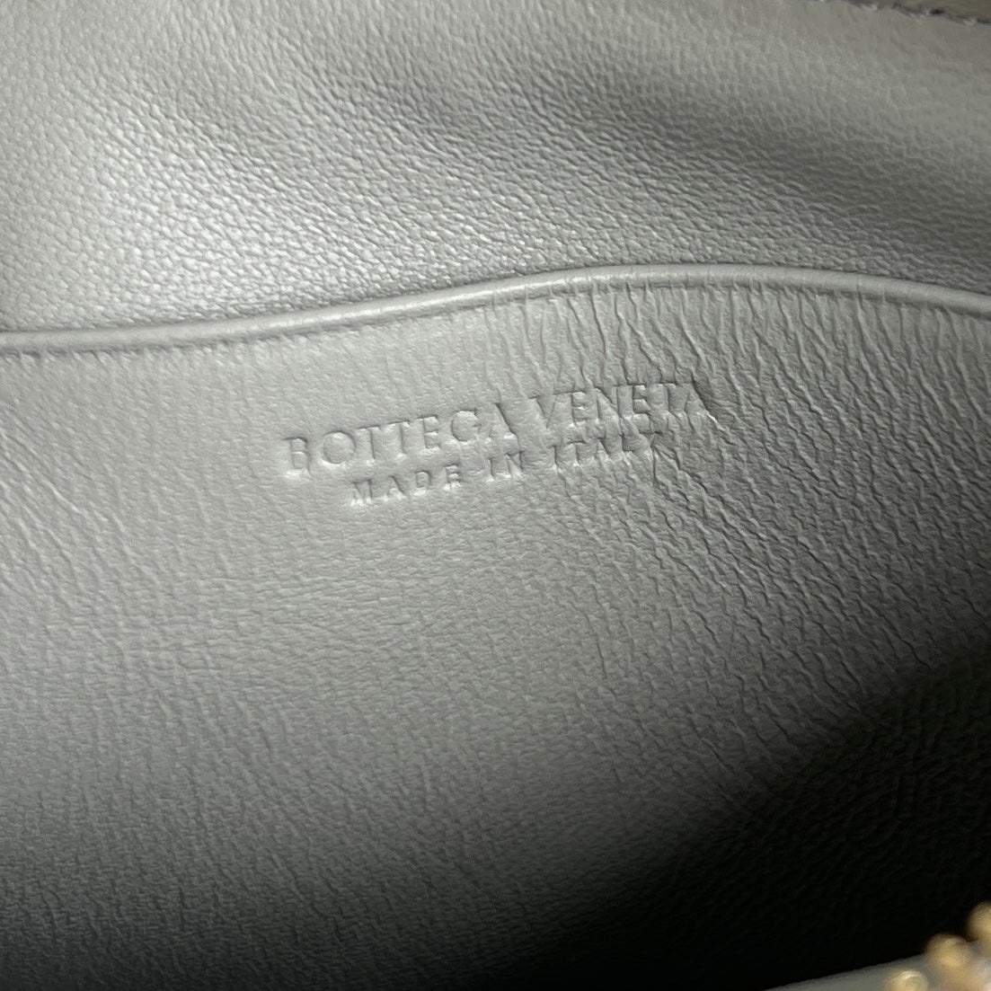 SAC INTRECCIATO 16 EN AGNEAU BLANC