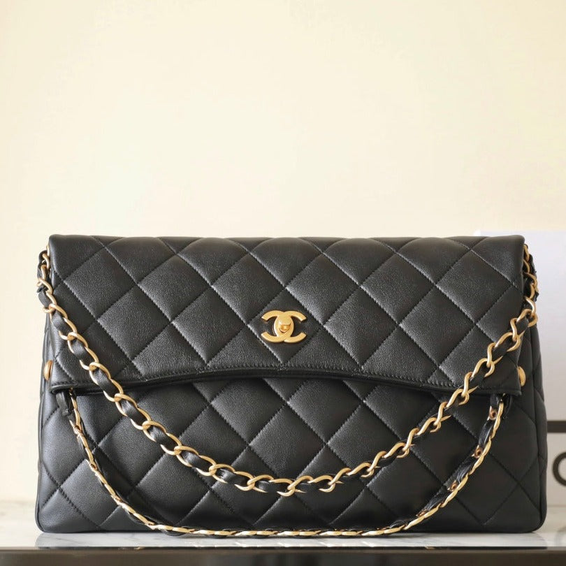 Bolso hobo CC 24p de 36 cm, piel de cordero negra, herrajes dorados