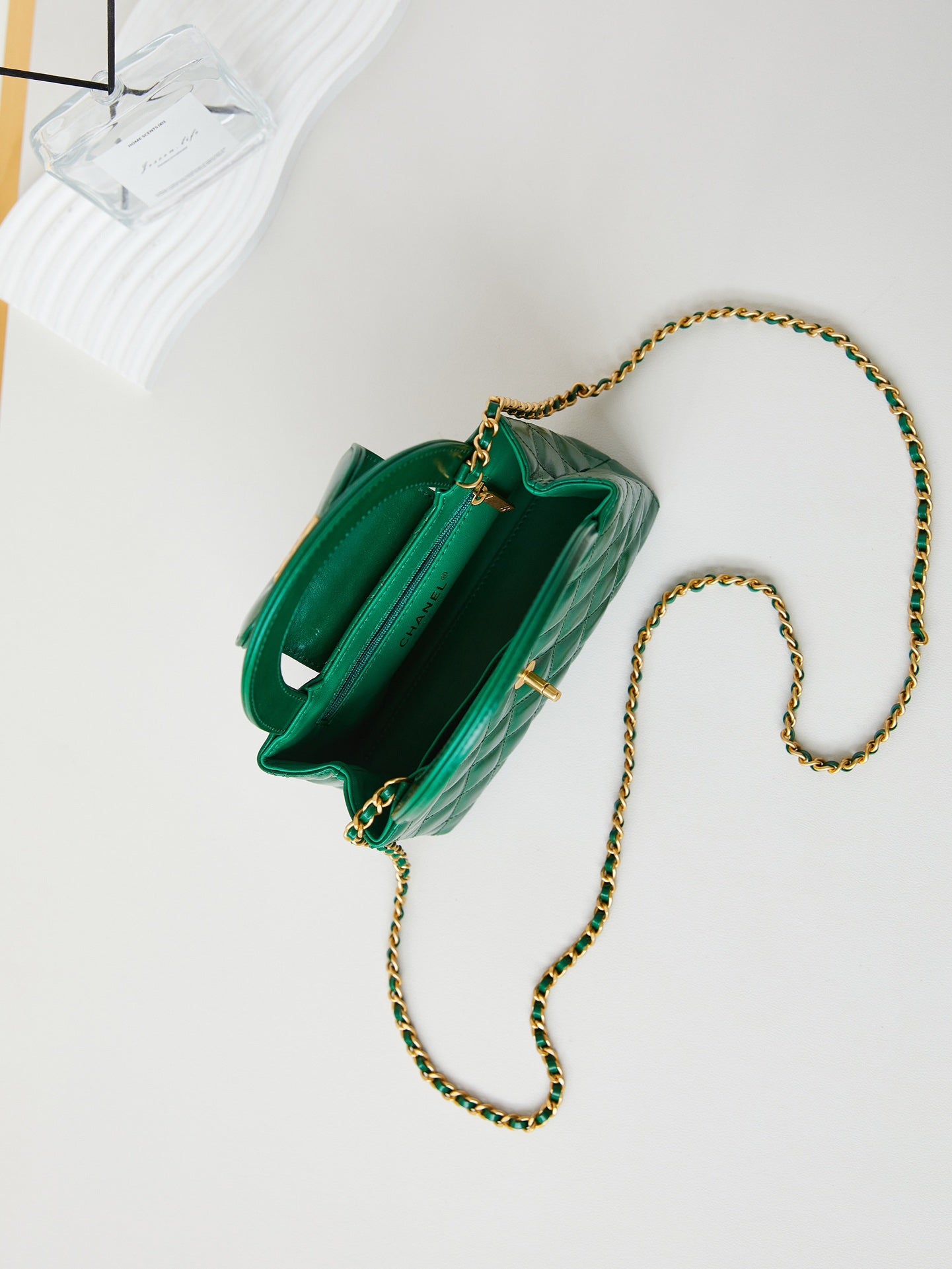Bolso shopper Kelly CC 24A Nano de 19 cm en piel de cordero verde