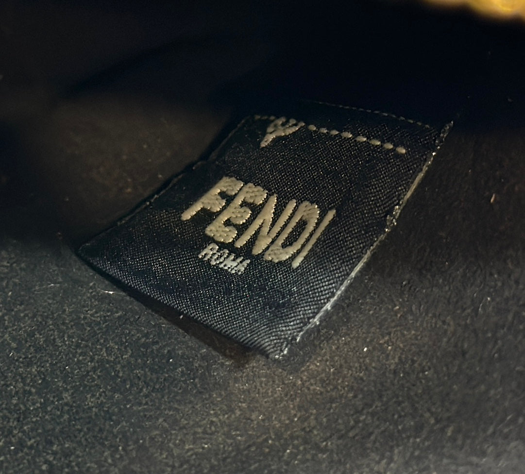 BOLSO MEDIANO FENDI 27 EN MONOGRAMA AZUL VERDADERO CON HERRAJES DORADOS