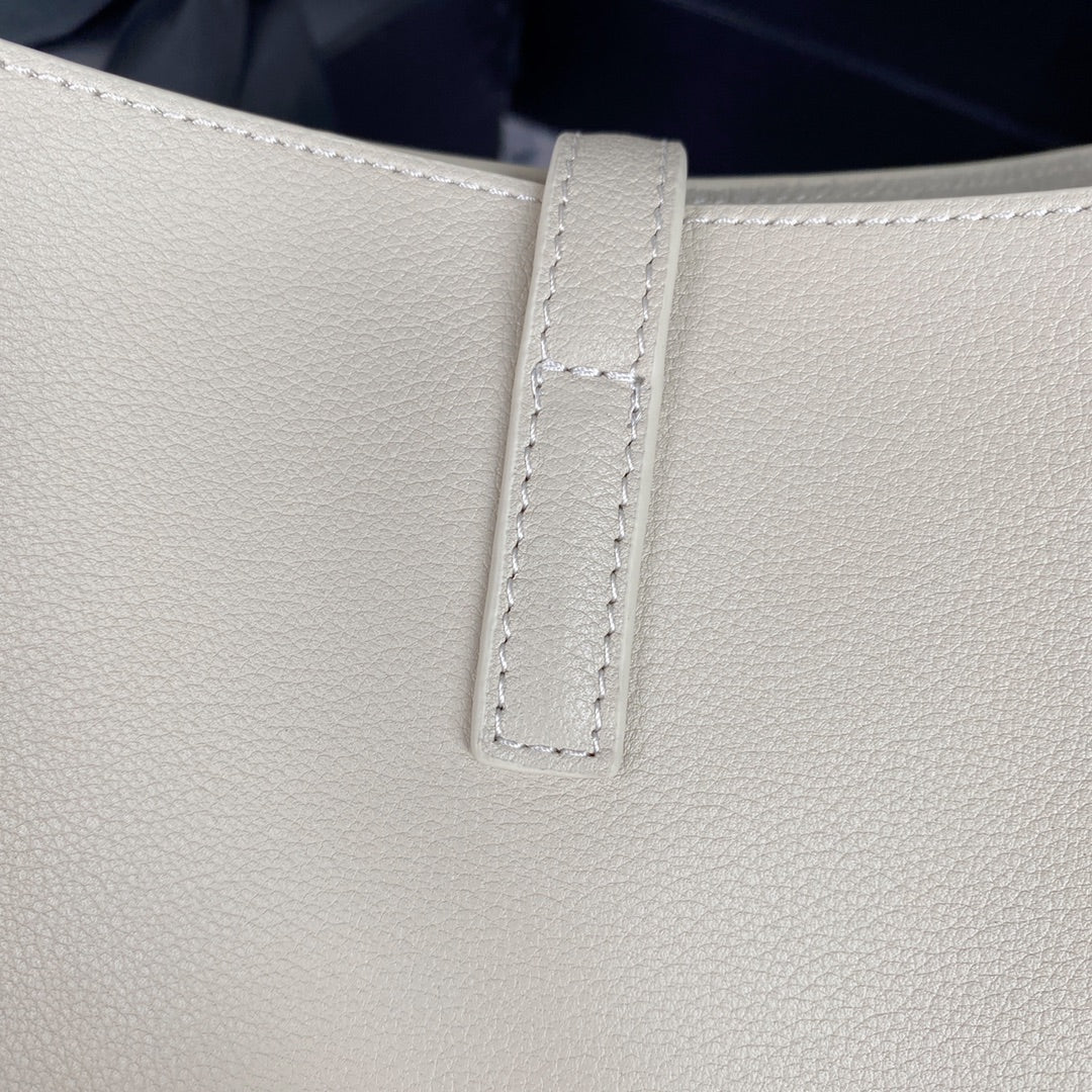 le 5a7 small 23cm white calfskin