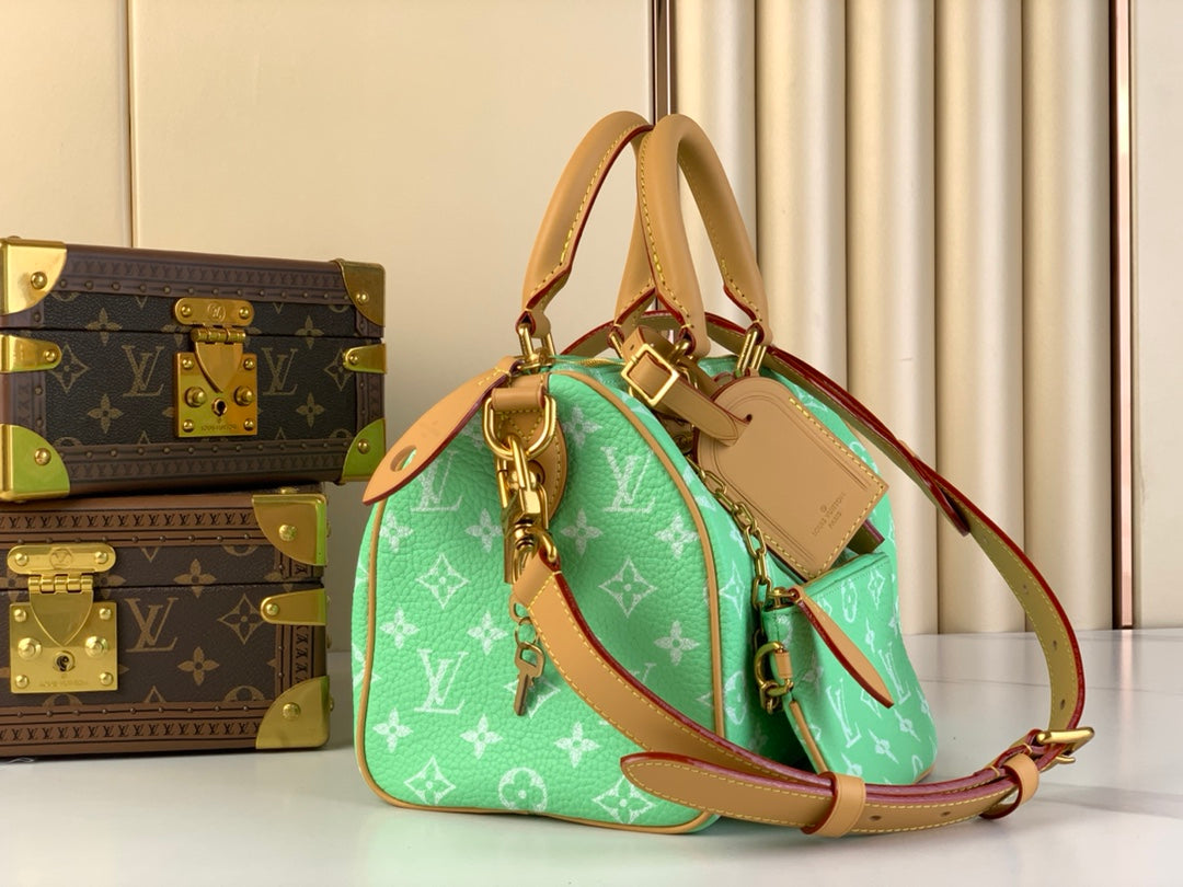 SPEEDY P9 BANDOULI¨¨RE 25 IN EMERALD GREEN MONOGRAM CALFSKIN
