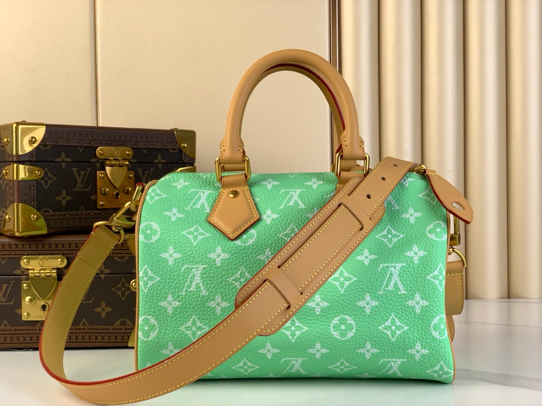 SPEEDY P9 BANDOULI¨¨RE 25 IN EMERALD GREEN MONOGRAM CALFSKIN