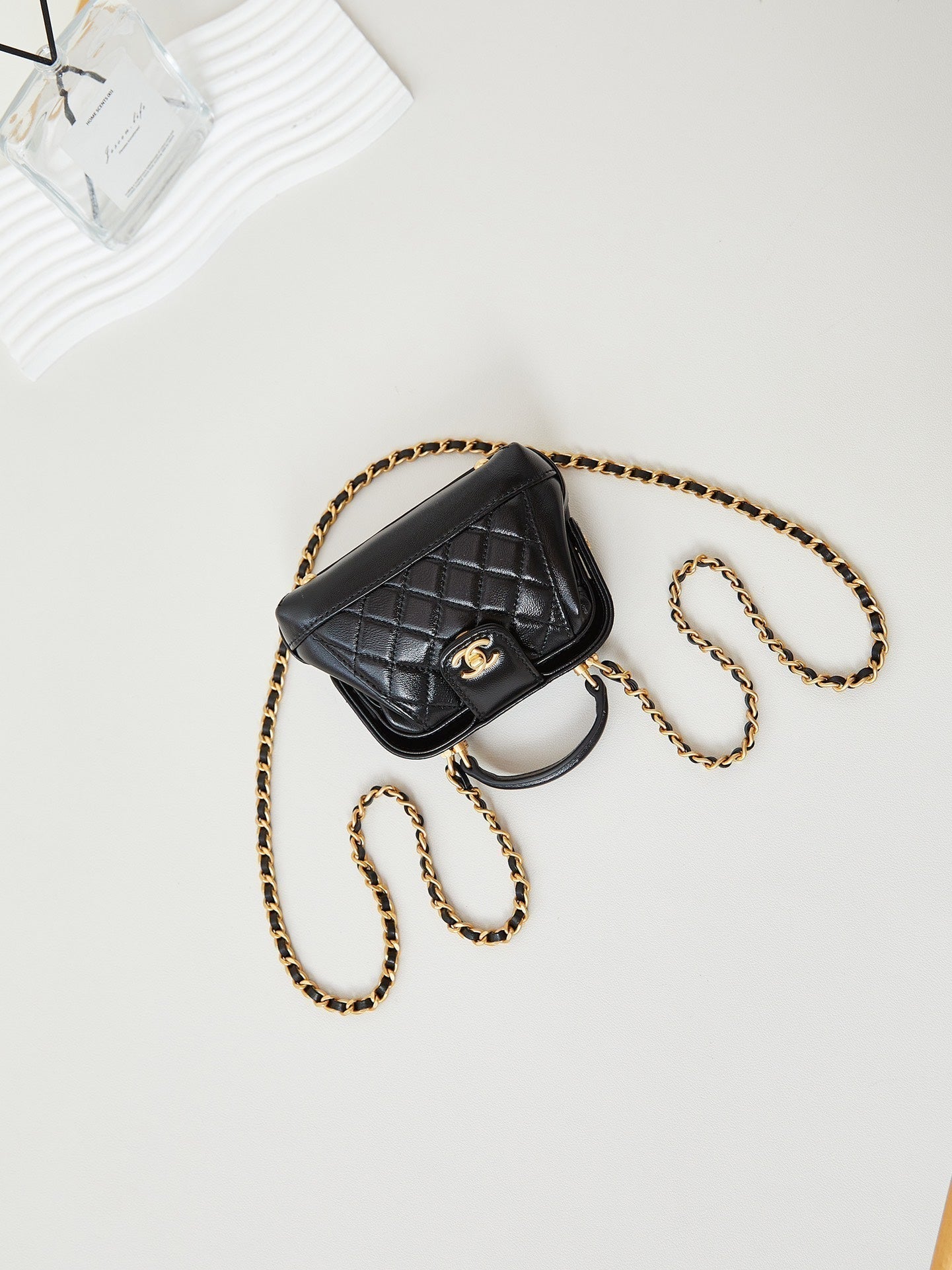CC 24A Mini bolso de mano con asa superior, 13 cm, cuero encerado negro, herrajes dorados 238455