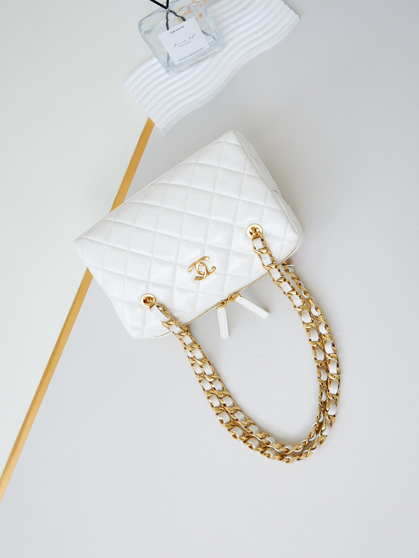 Bolsa de bolos CC 24K de 25 cm de piel de cordero encerada blanca