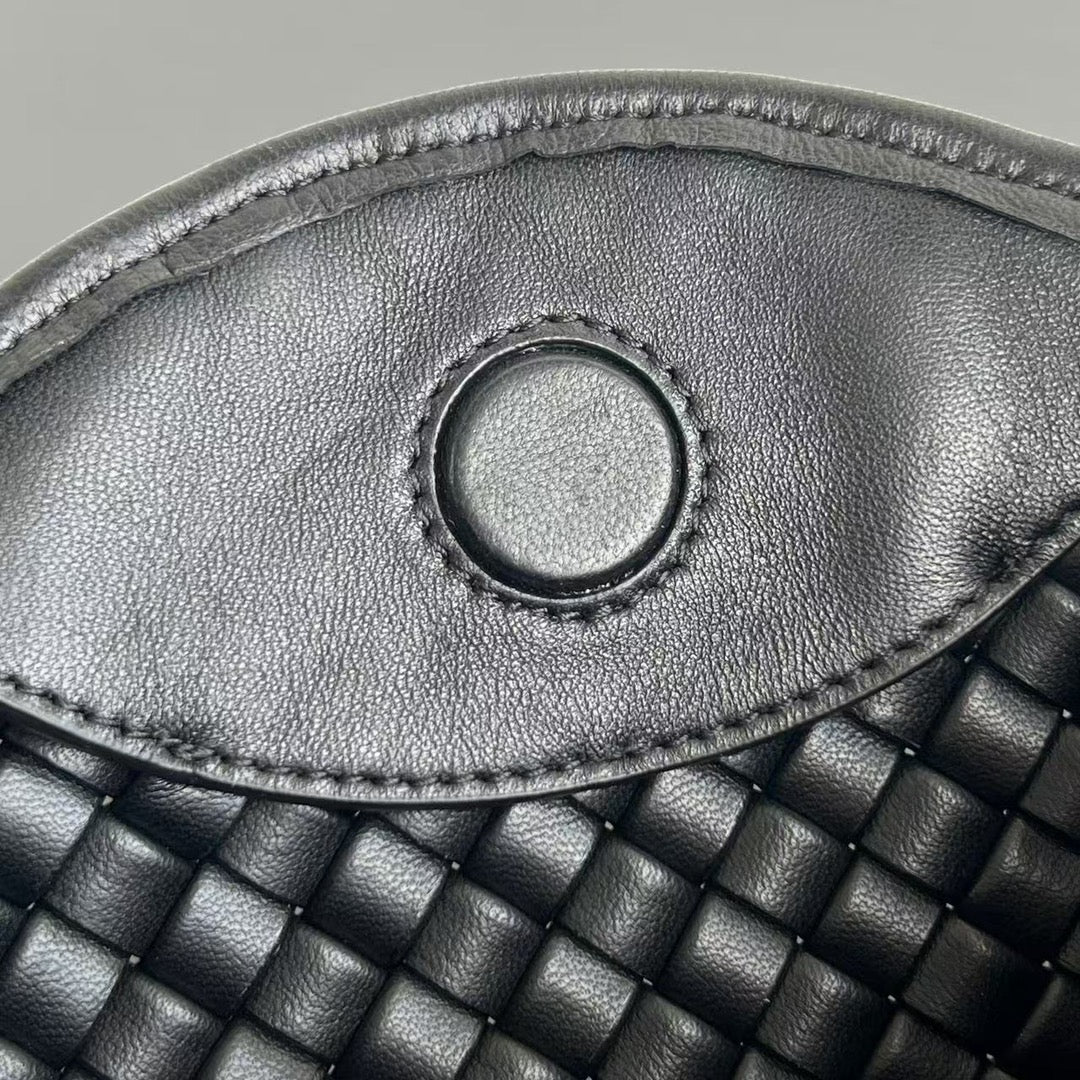 Petit sac à main BV Cobble Top Handle 23 cm en cuir d'agneau noir
