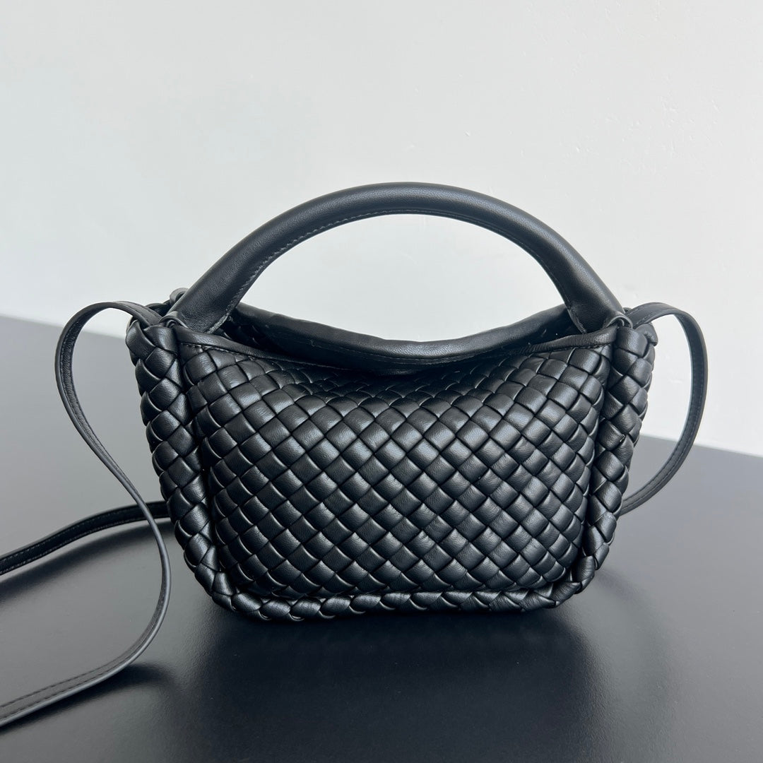 Petit sac à main BV Cobble Top Handle 23 cm en cuir d'agneau noir