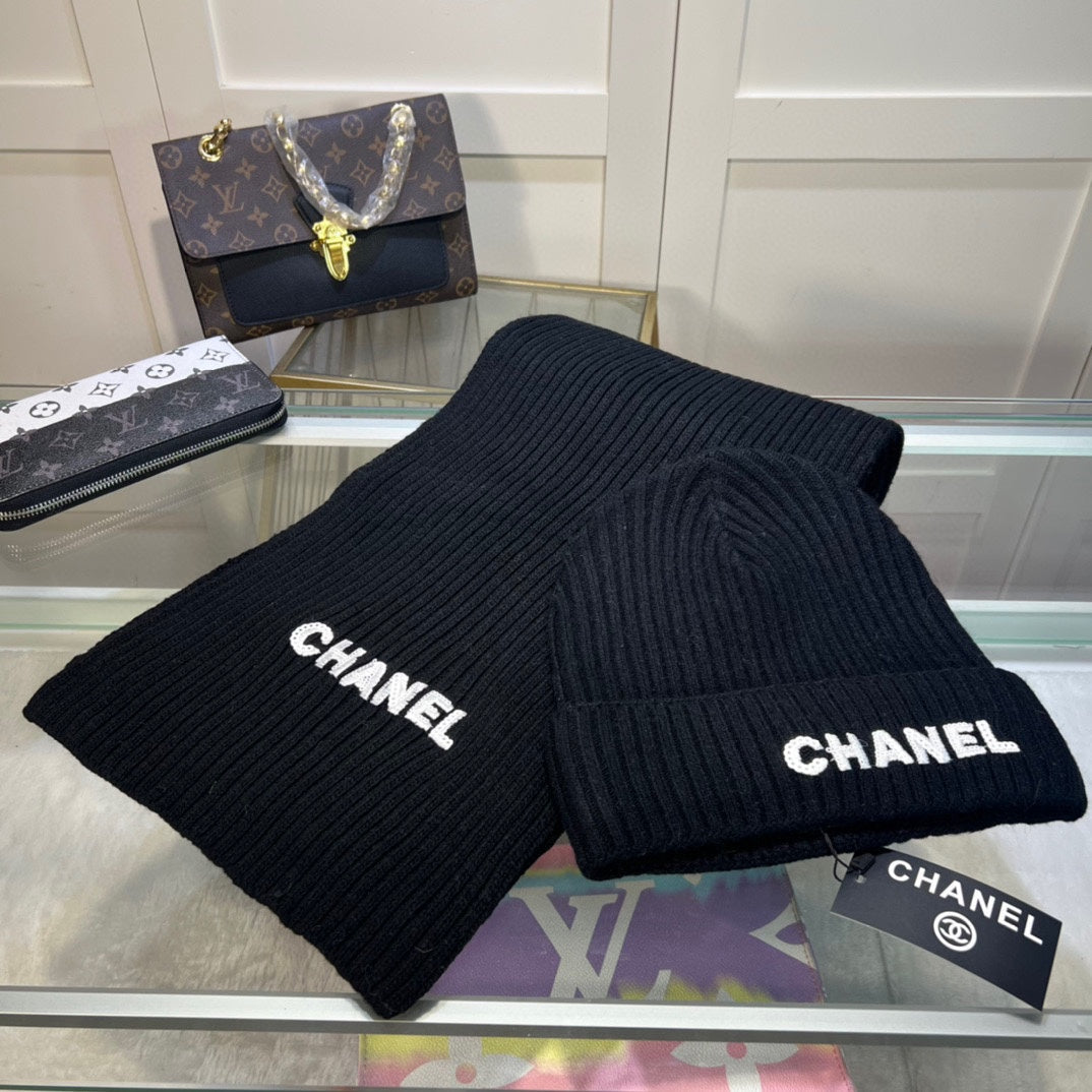 ENSEMBLE BONNET ET ÉCHARPE EN LAINE NOIRE 422599