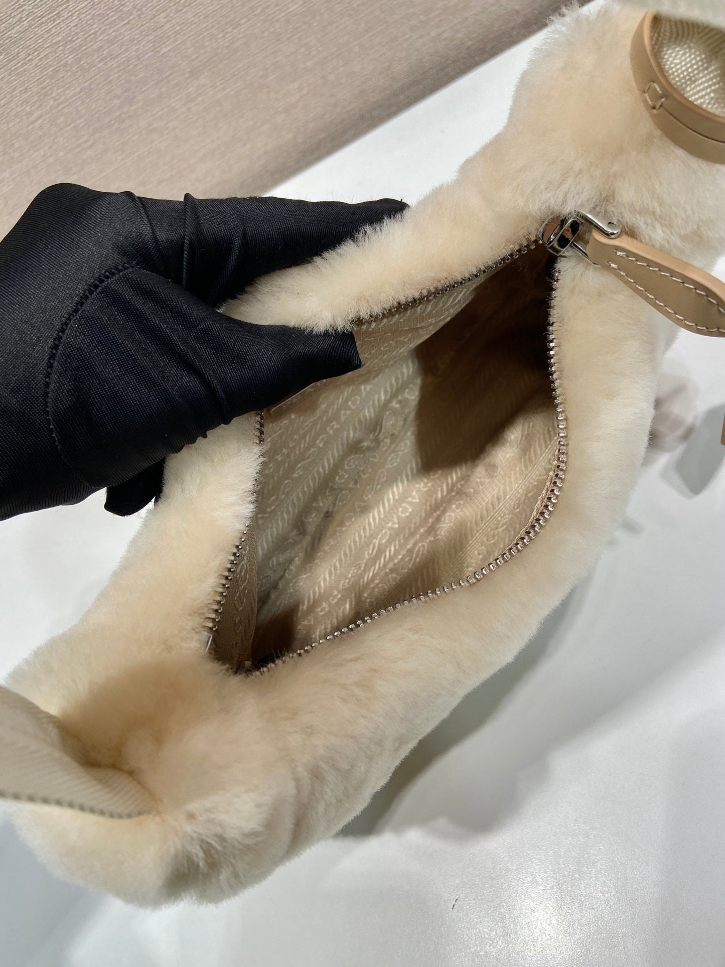 SAC HOBO 23 EN FOURRURE DE LAPIN BEIGE