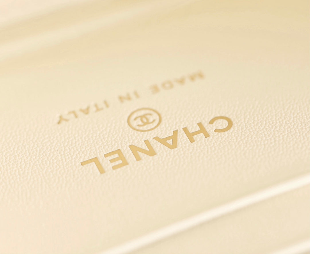 CC 25C Vanity 17 cm Piel de becerro granulada color crema