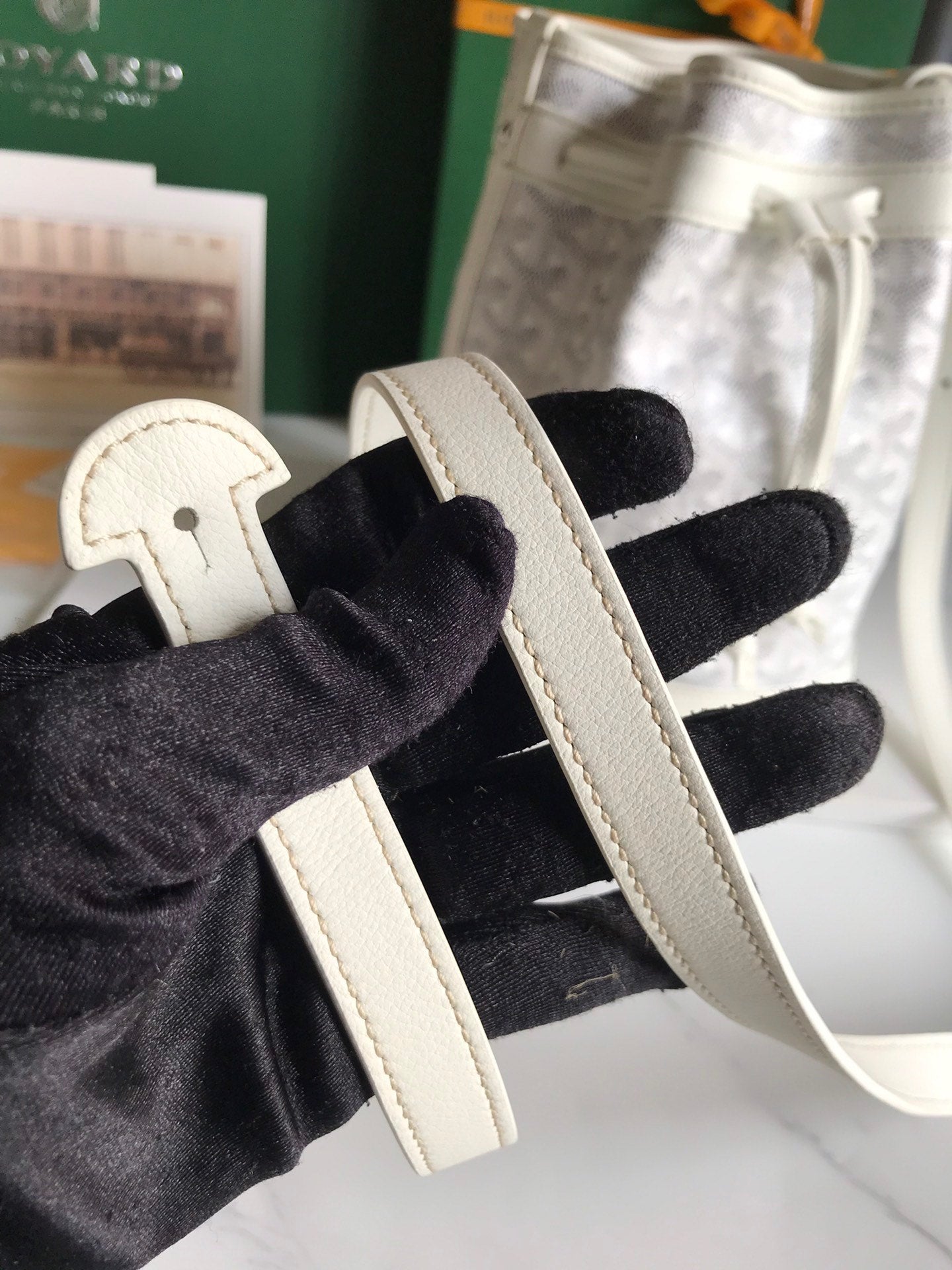 SAC SEAU PETIT FLOT 22 EN TOILE GOYARDINE BLANCHE ET BORDURE EN AGNEAU