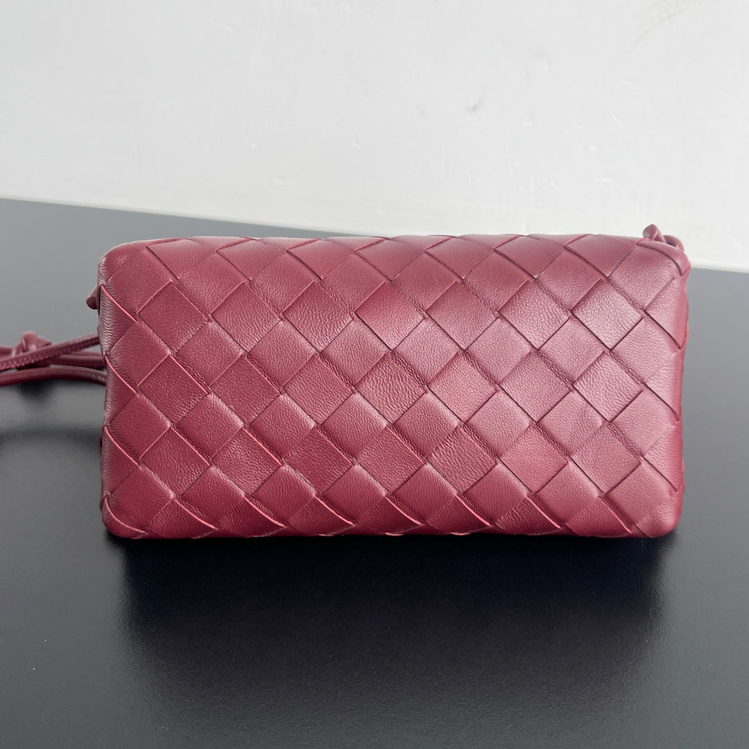 Bolsa de concierto BV de 18,5 cm de piel de cordero roja