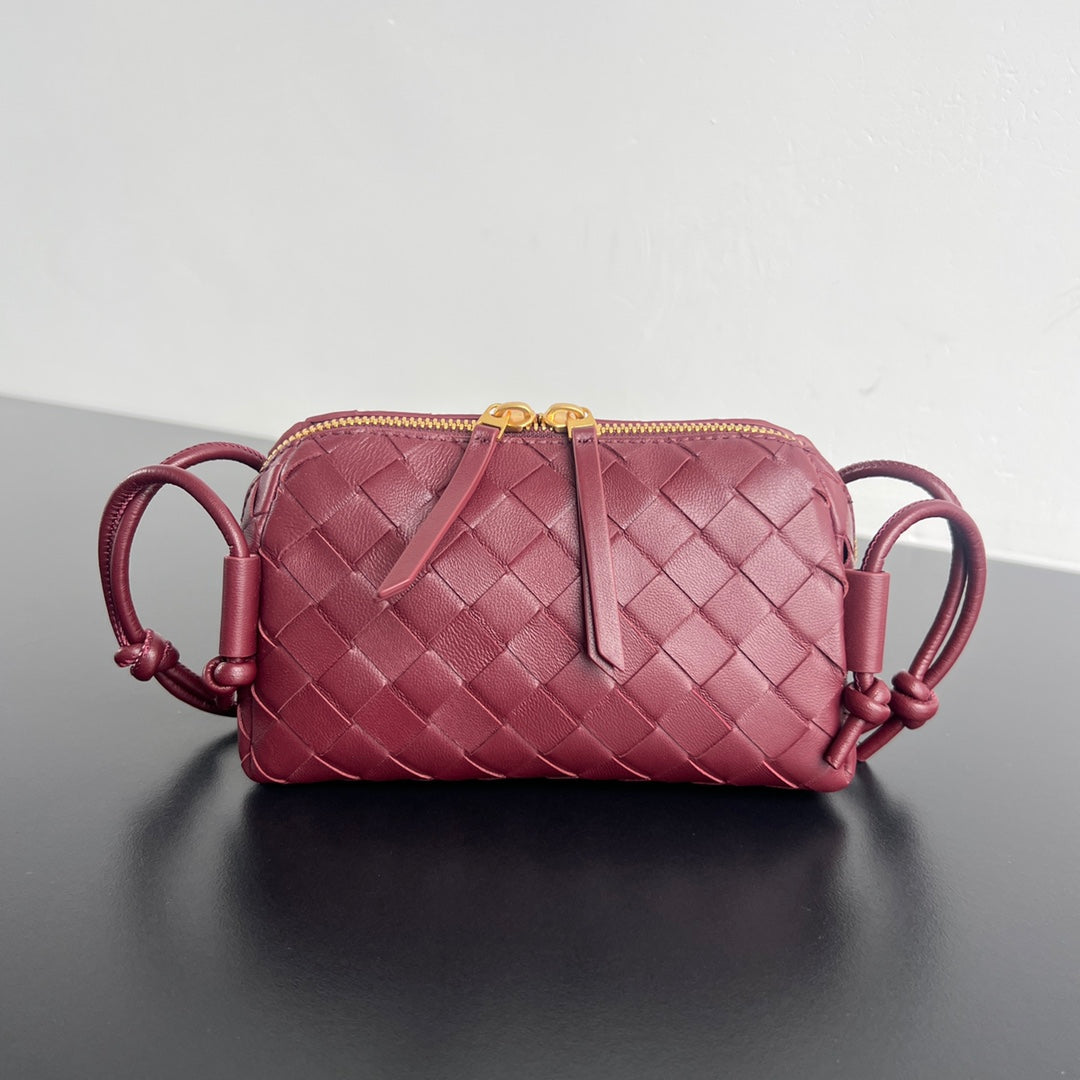 Bolsa de concierto BV de 18,5 cm de piel de cordero roja