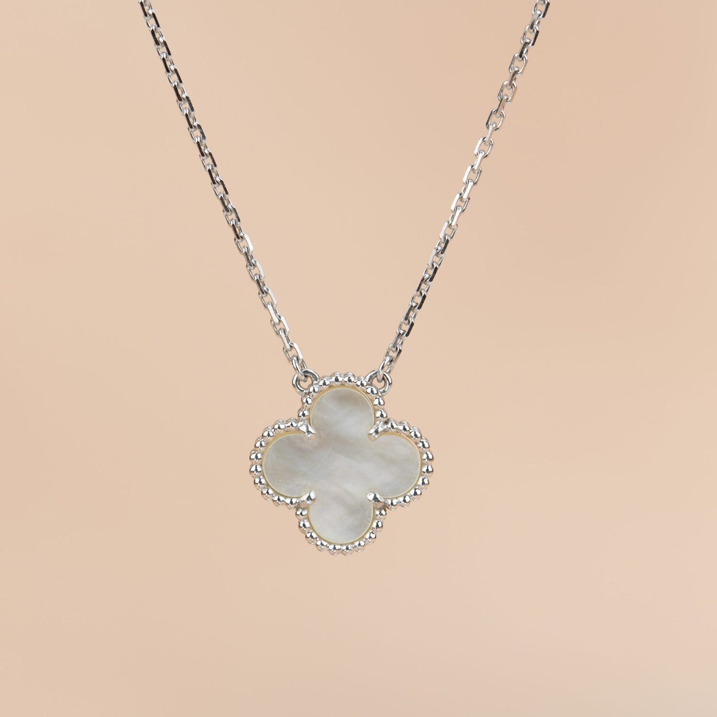 DIANA CLOVER 15MM NACRE BLANCHE ARGENT