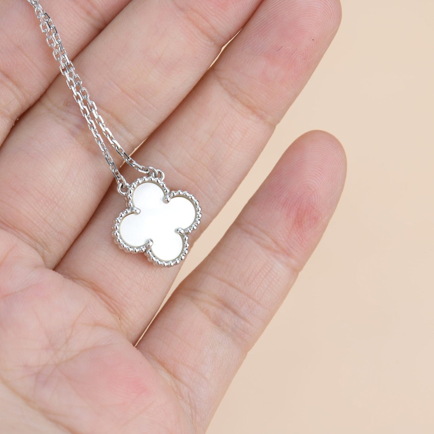 DIANA CLOVER 15MM NACRE BLANCHE ARGENT