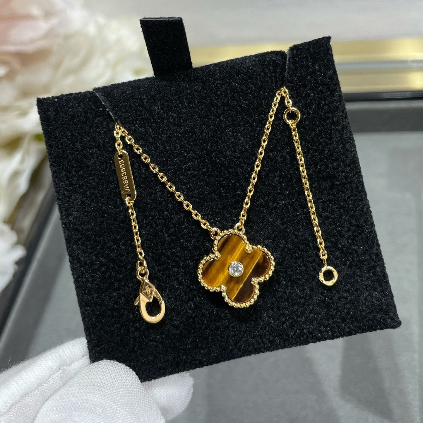 Collar DIANA CLOVER de 15 mm con diamantes y ágata ojo de tigre amarilla