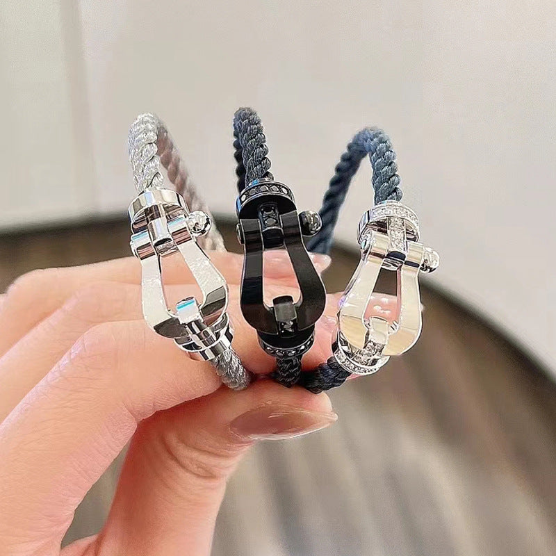 PULSERA DIANA FORCE DE MEDIO DIAMANTE CON HERRADURA GRANDE EN ORO