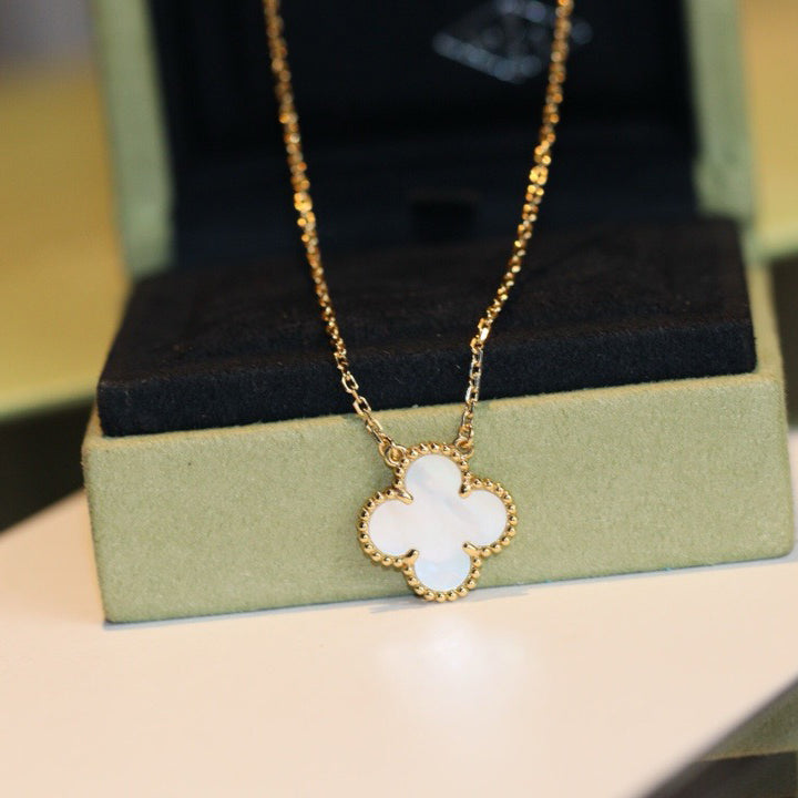 CLOVER 15MM WHITE MOTHER OF PEARL NECKLACE