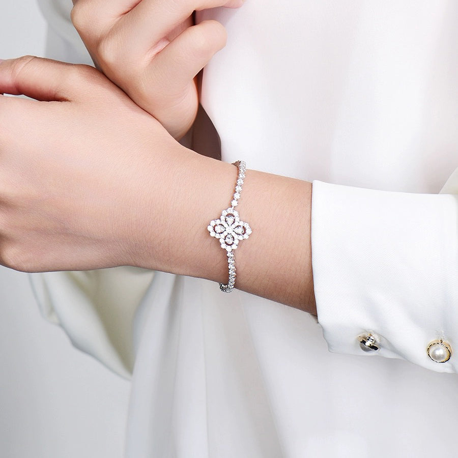 PULSERA DE LAZO CON MOTIVO COMPLETO DE DIAMANTE 16 MM