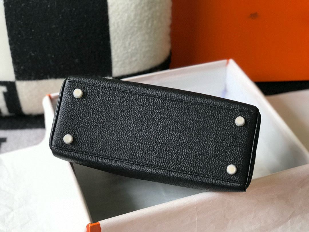 HM KELLY 28 CM NEGRO TOGO HARDWARE DORADO