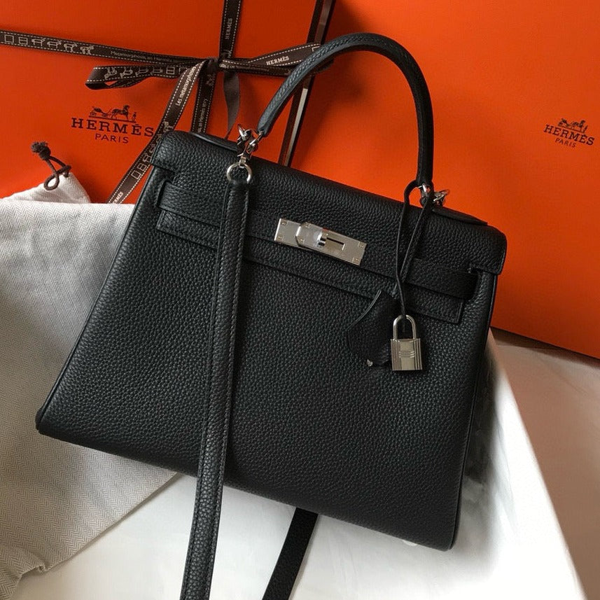 HM KELLY 28CM NEGRO TOGO HERRAJES PLATEADOS