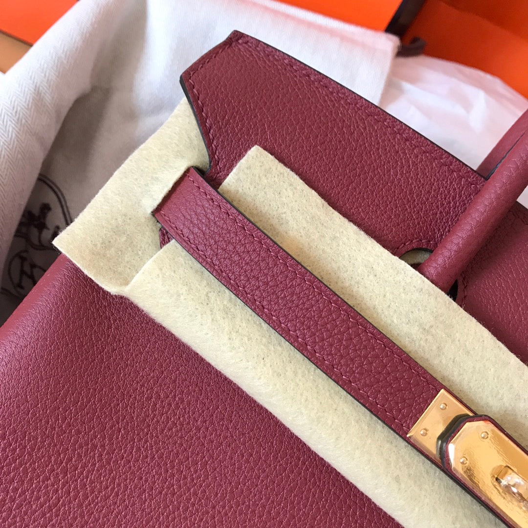 HM BIRKIN 25 CM VINO TINTO TOGO PIEL HIERROS DORADOS