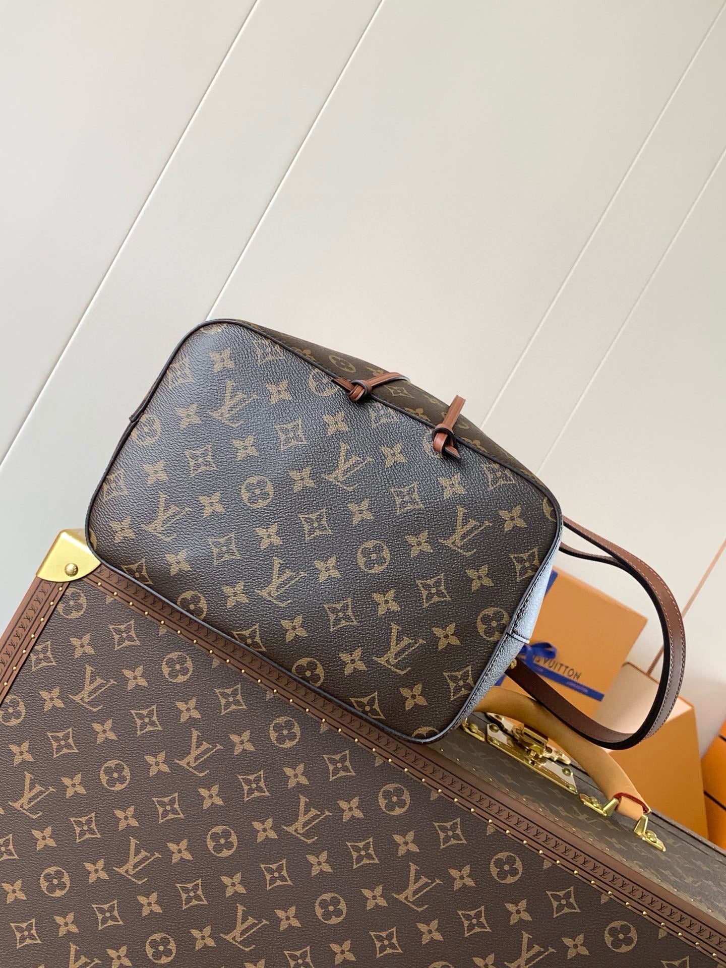 Lienzo con monograma marrón NeoNoe MM de 26 cm