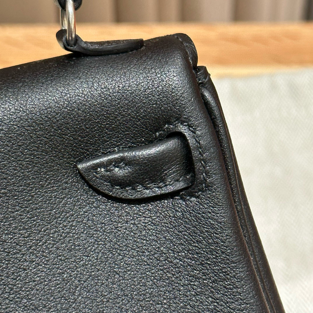 Poupée HM Kelly 16 cm en cuir Gulliver noir