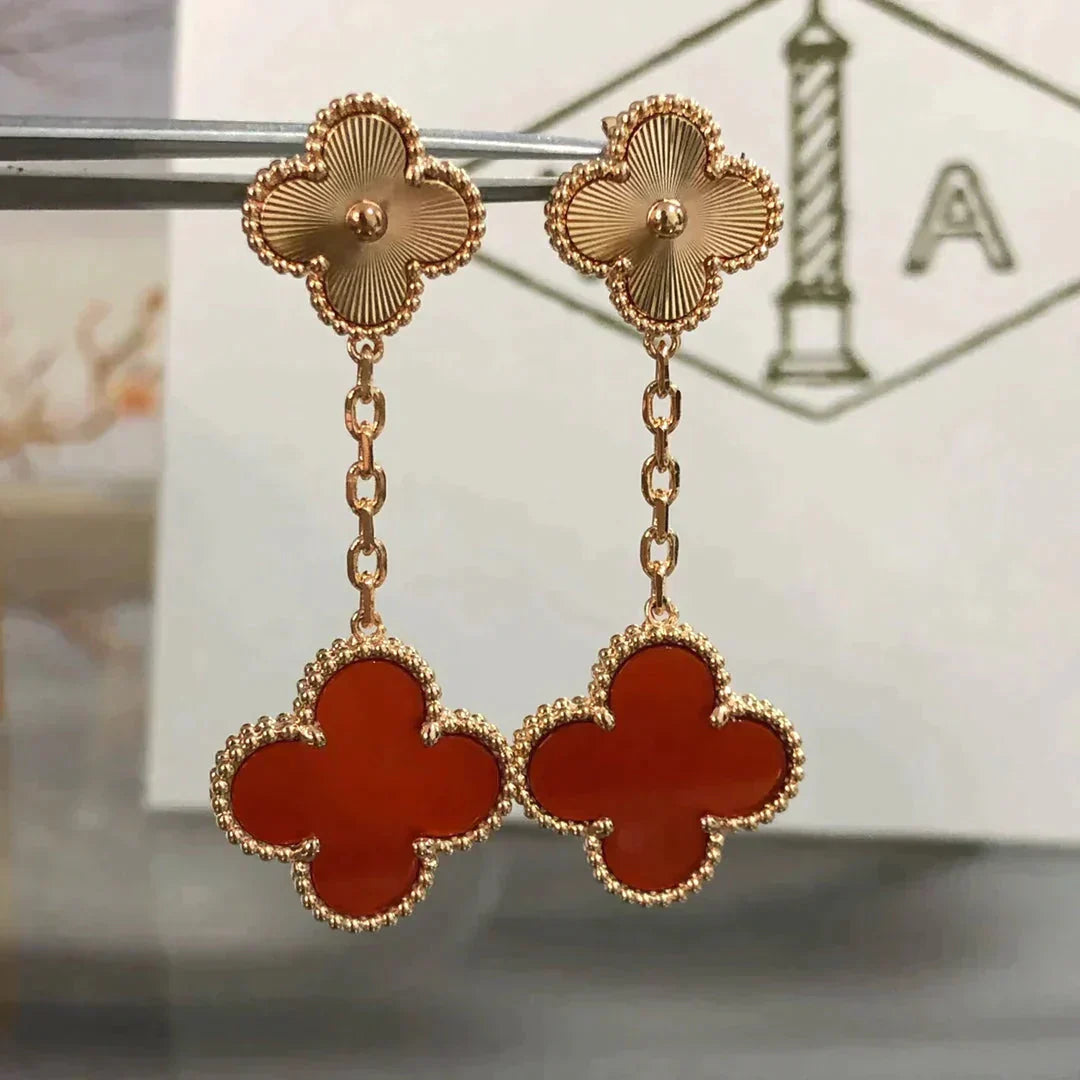 PENDIENTES DE CORNALINA LÁSER CON 2 MOTIVOS DE TRÉBOL DE DIANA