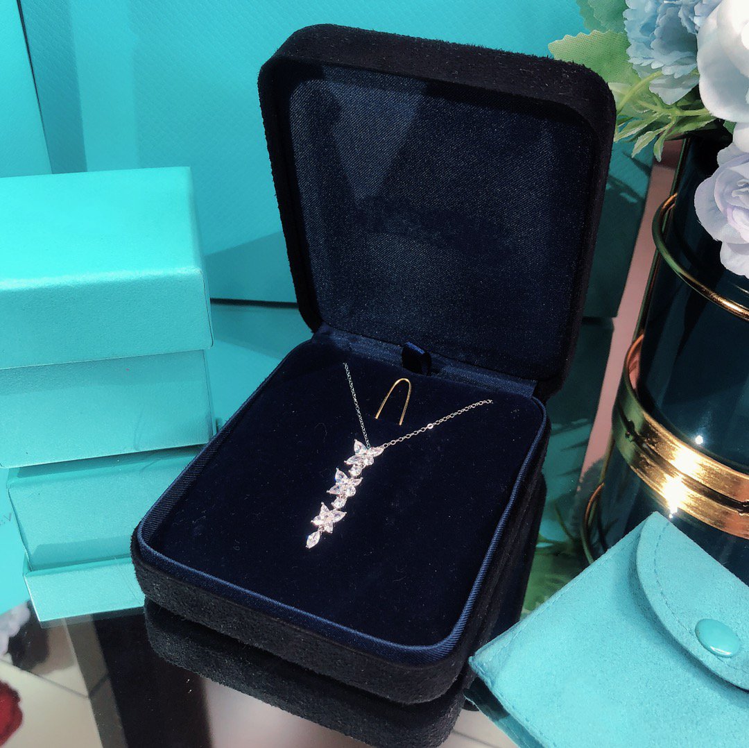 PENDENTIF GOUTTE DE DIAMANTS À GROUPE MIXTE