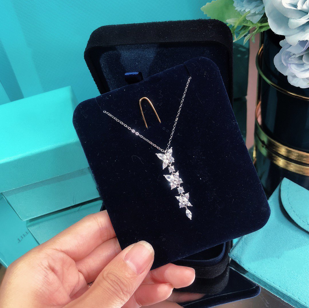 PENDENTIF GOUTTE DE DIAMANTS À GROUPE MIXTE