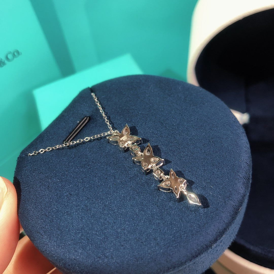 PENDENTIF GOUTTE DE DIAMANTS À GROUPE MIXTE