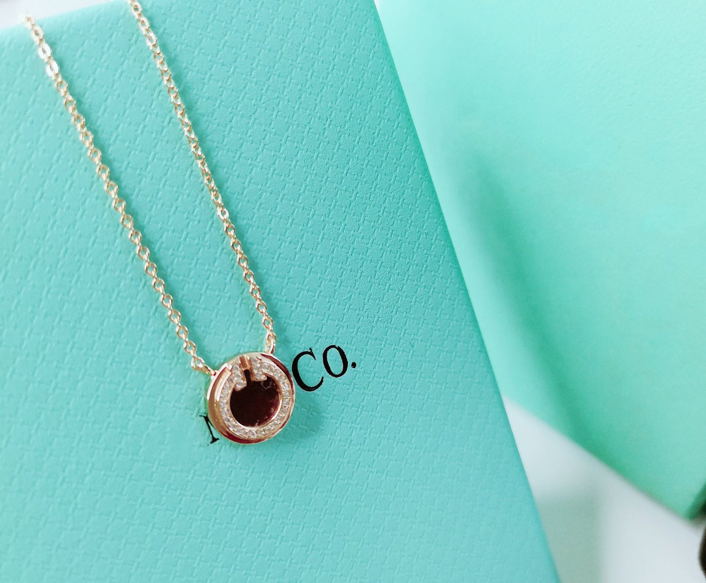 COLLIER PENDENTIF CERCLE DIAMANT ET NACRE