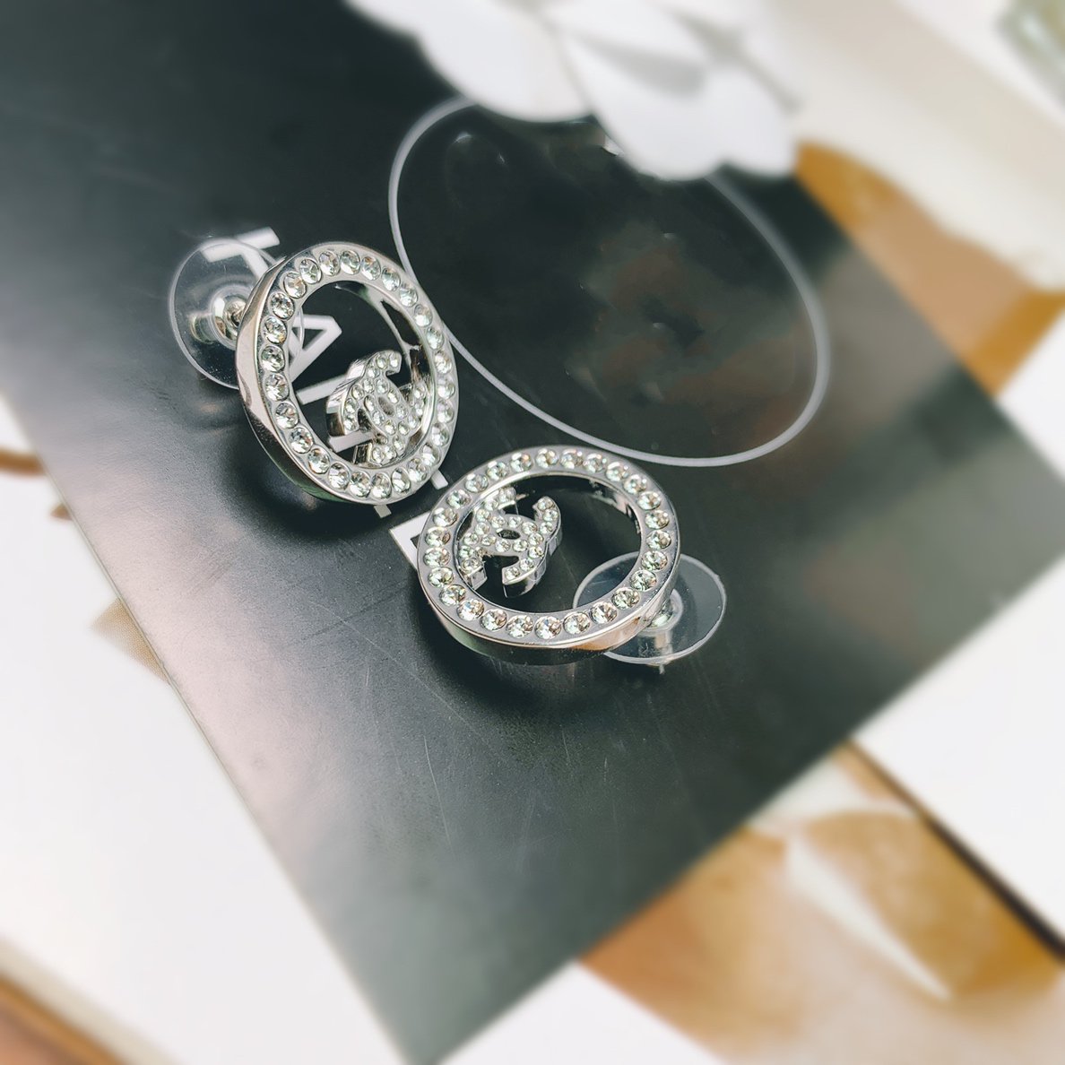 PENDIENTES DE PLATA CON DIAMANTES DOBLE C