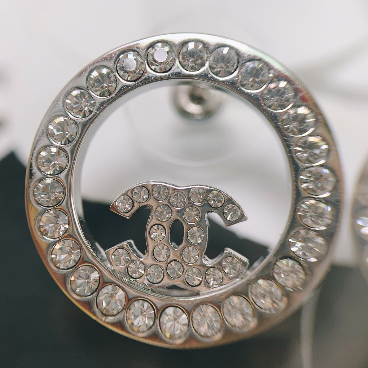 PENDIENTES DE PLATA CON DIAMANTES DOBLE C