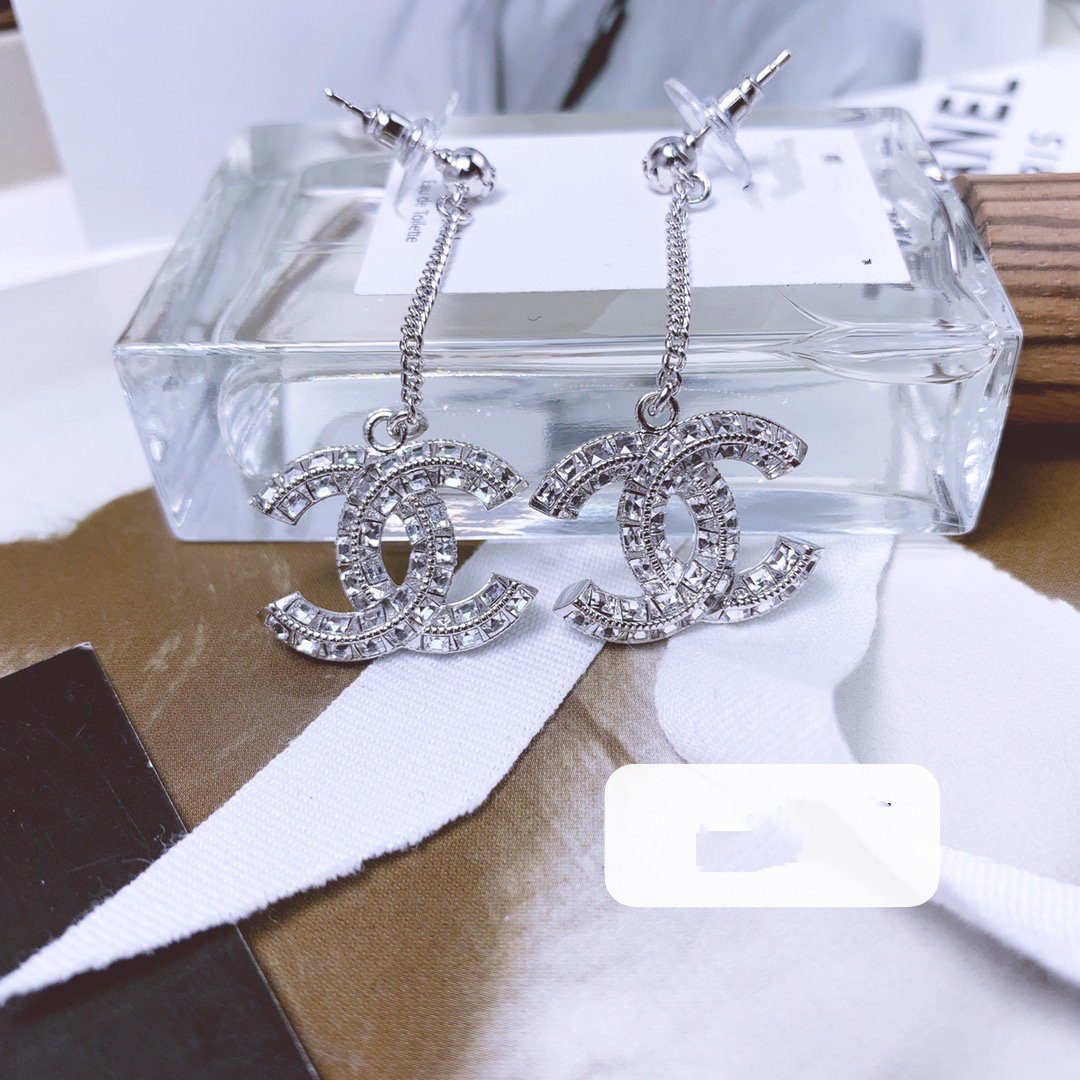 PENDIENTES DE PLATA CON DIAMANTES Y GOTA DOBLE C